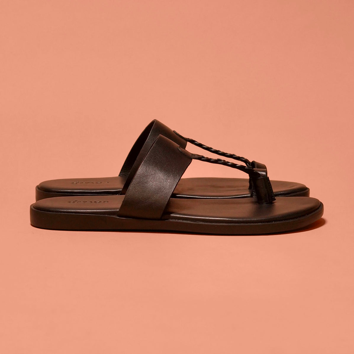 Pelle Kohlo Nero | Black modern leather Kolhapuri chappals