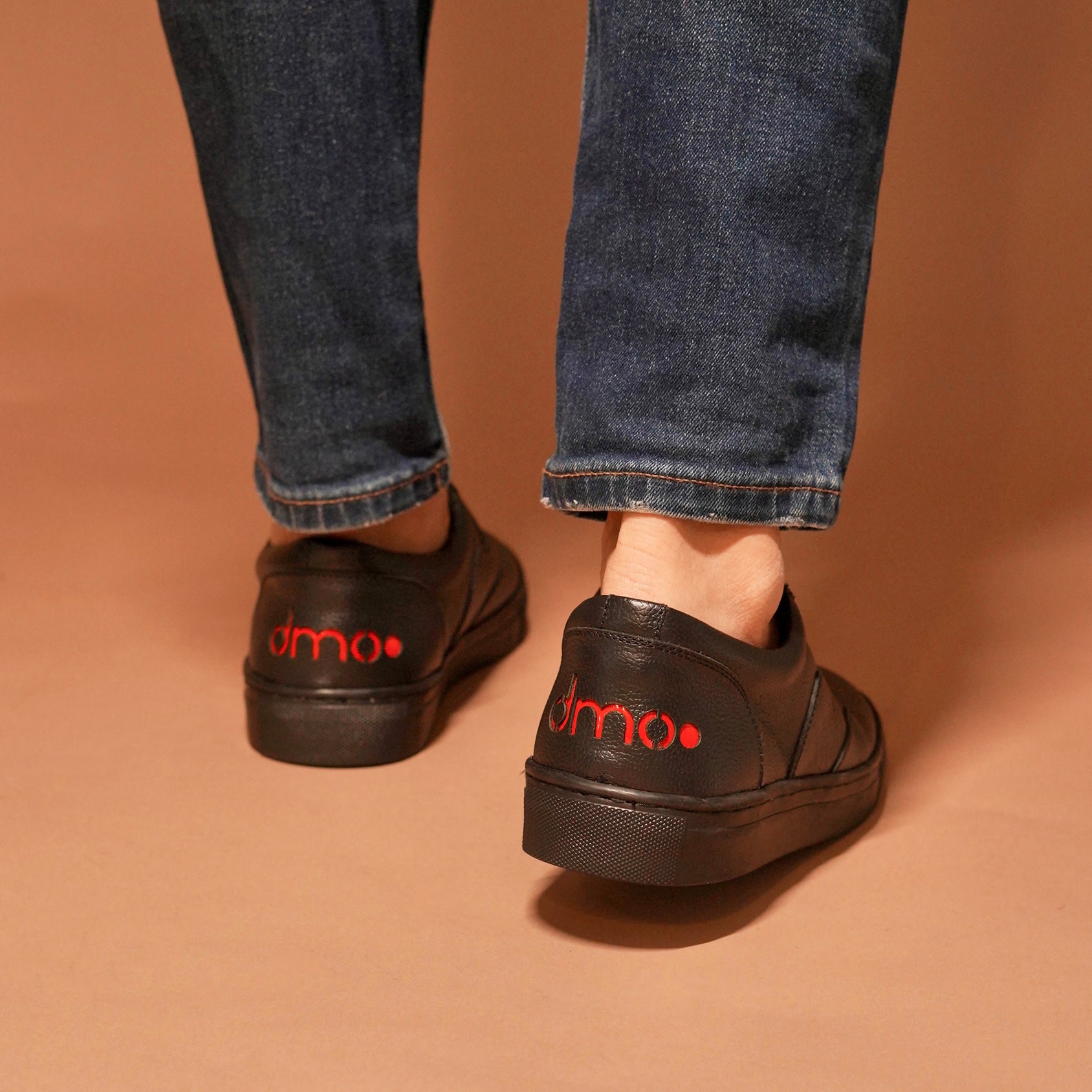Fresco Carbonio – Black Milled Leather Sneaker for Men