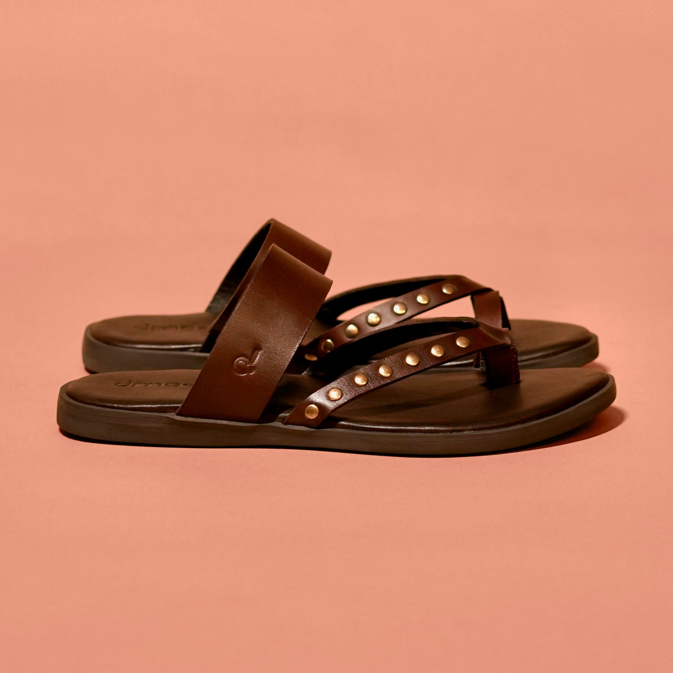 Pelle Scuro Riveto – Riveted Dark Brown Leather Toe Loop Slider