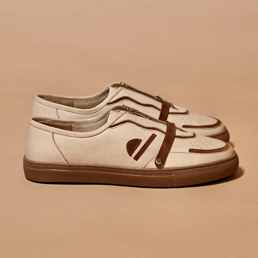 Side angle of Scarpo Mocha full sneaker with central zip