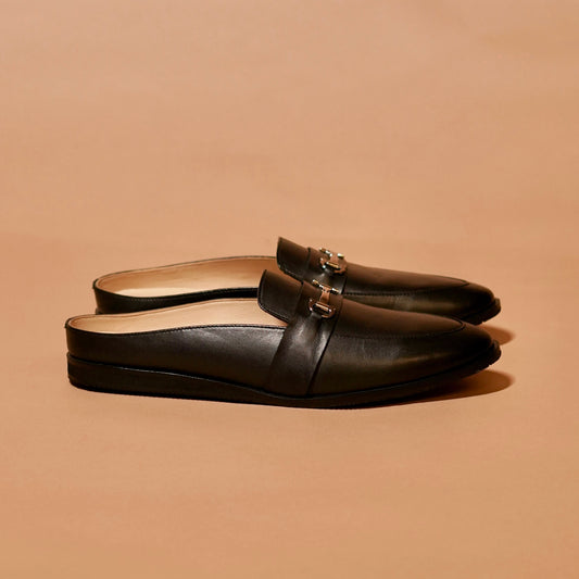 Side view of Hoffler Nero Fibio showing sleek black leather and silver hardware