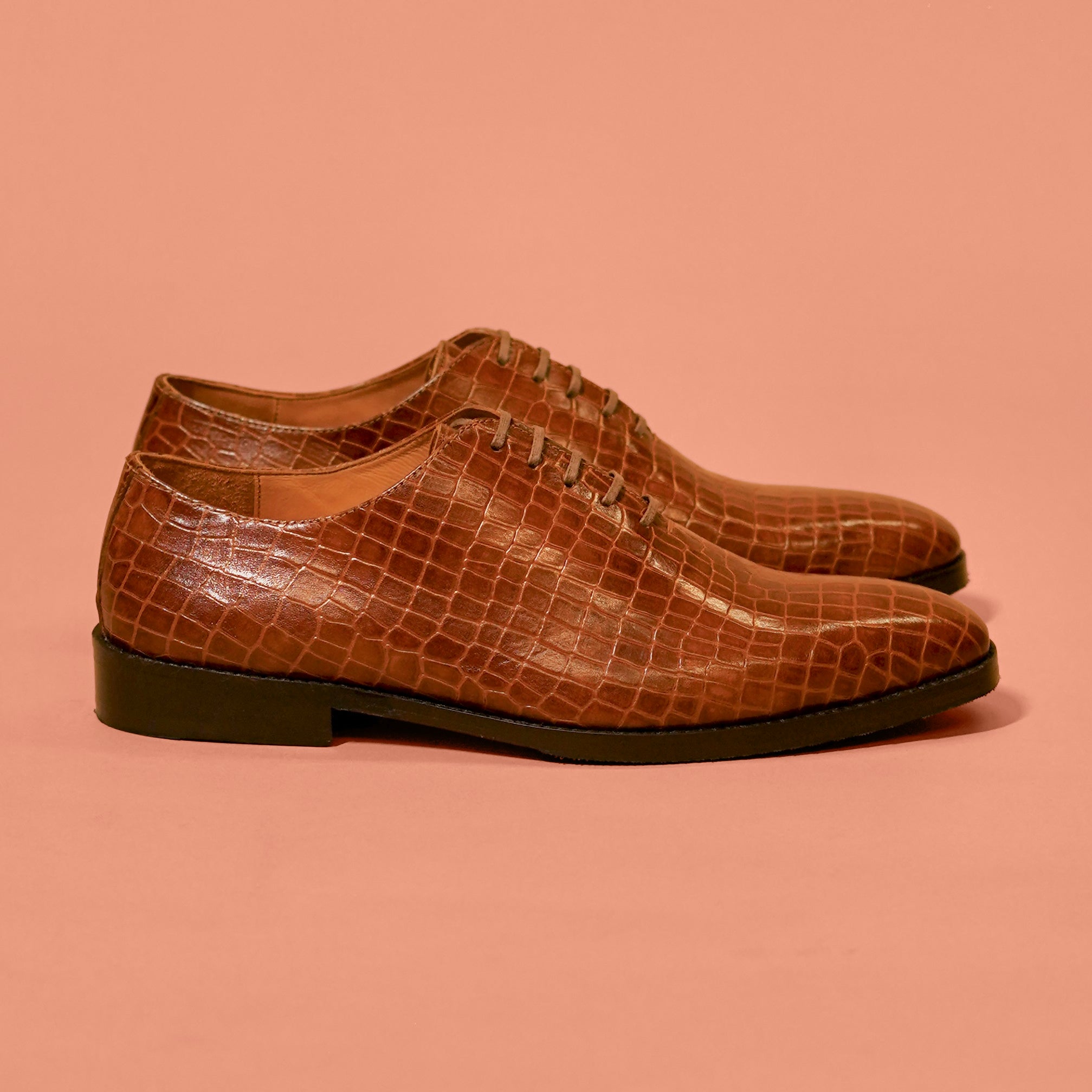 Caro Croco Umber – Brown Crocodile-Embossed Leather Oxford Shoes