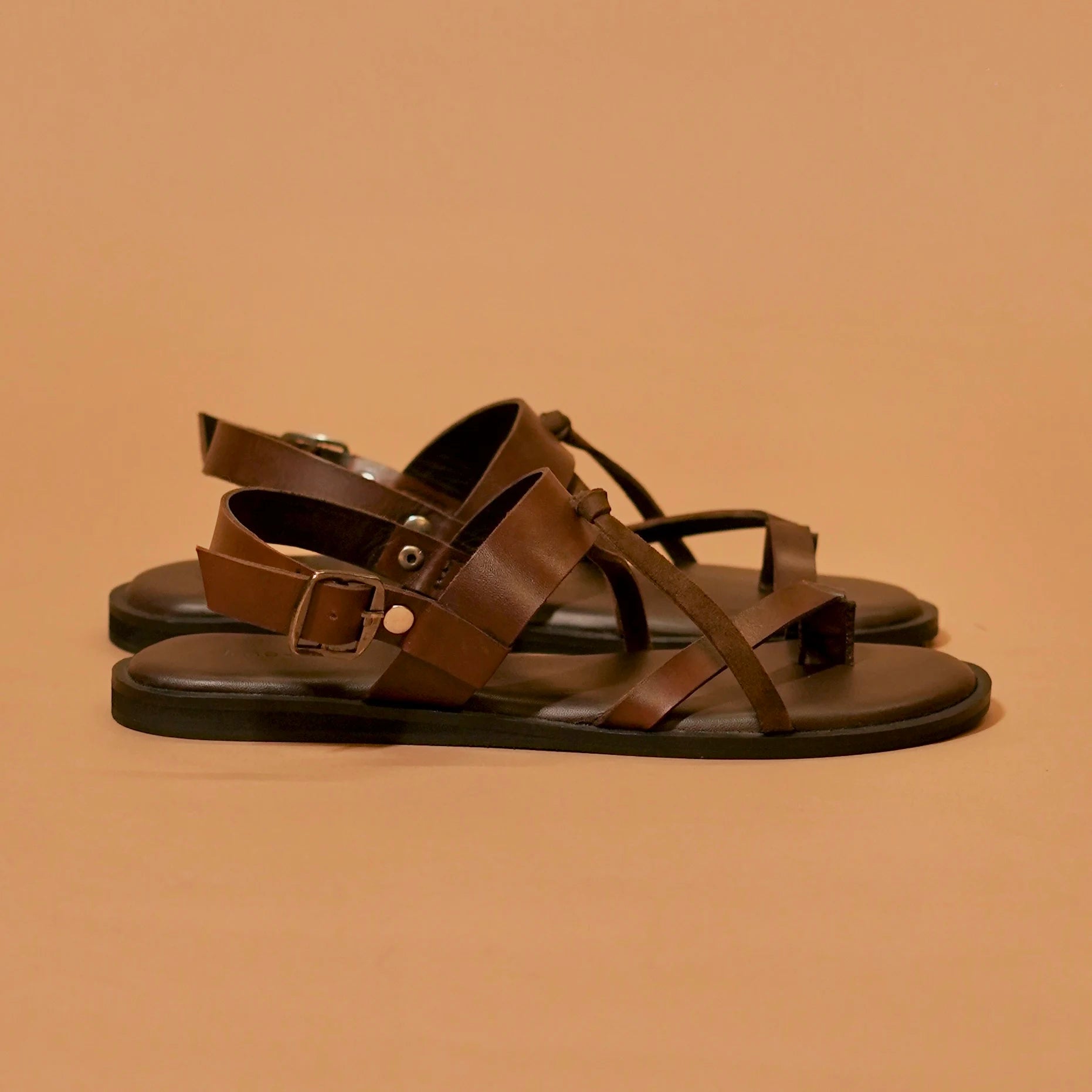 Side profile of Pelle Nera Bruno