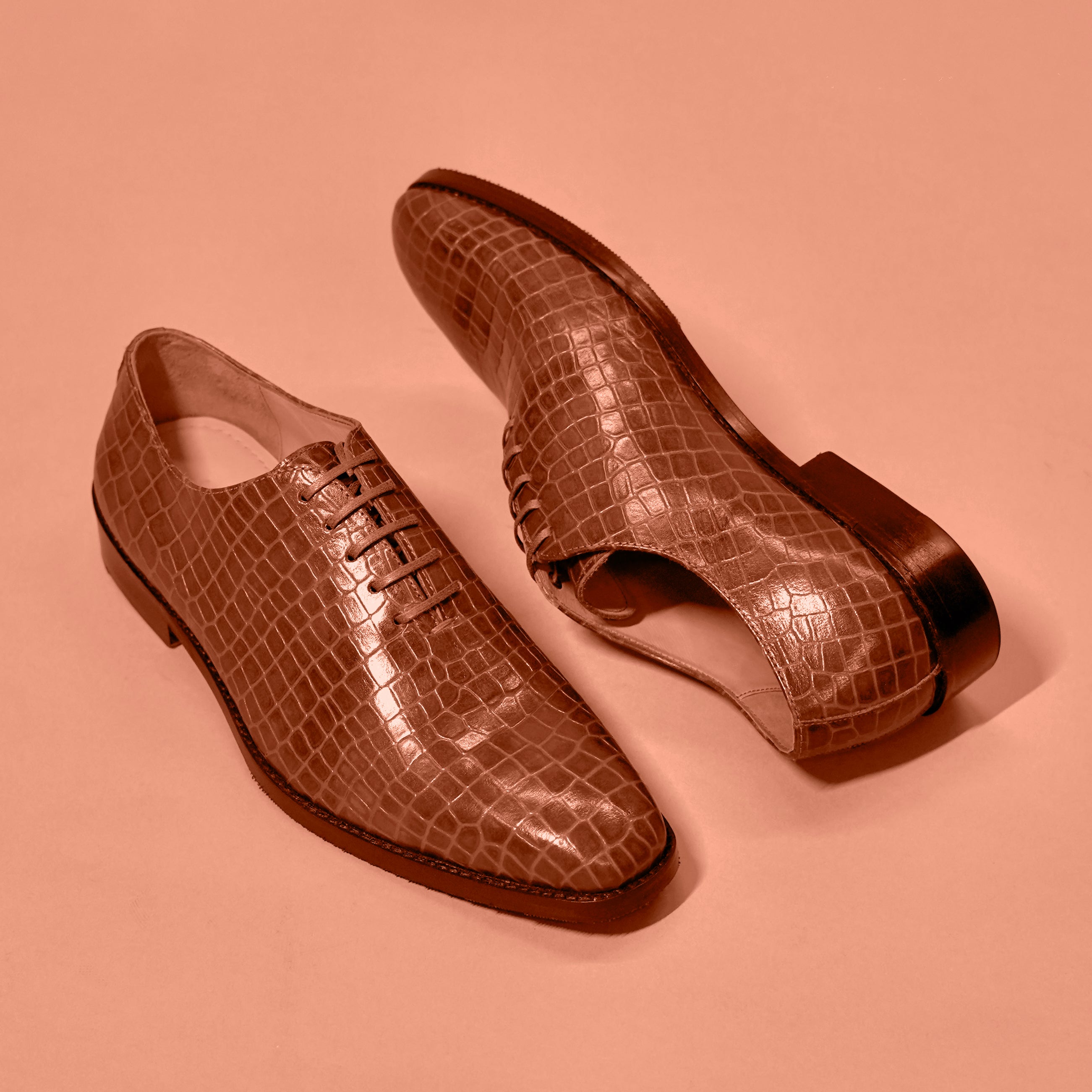 Caro Croco Umber – Brown Crocodile-Embossed Leather Oxford Shoes