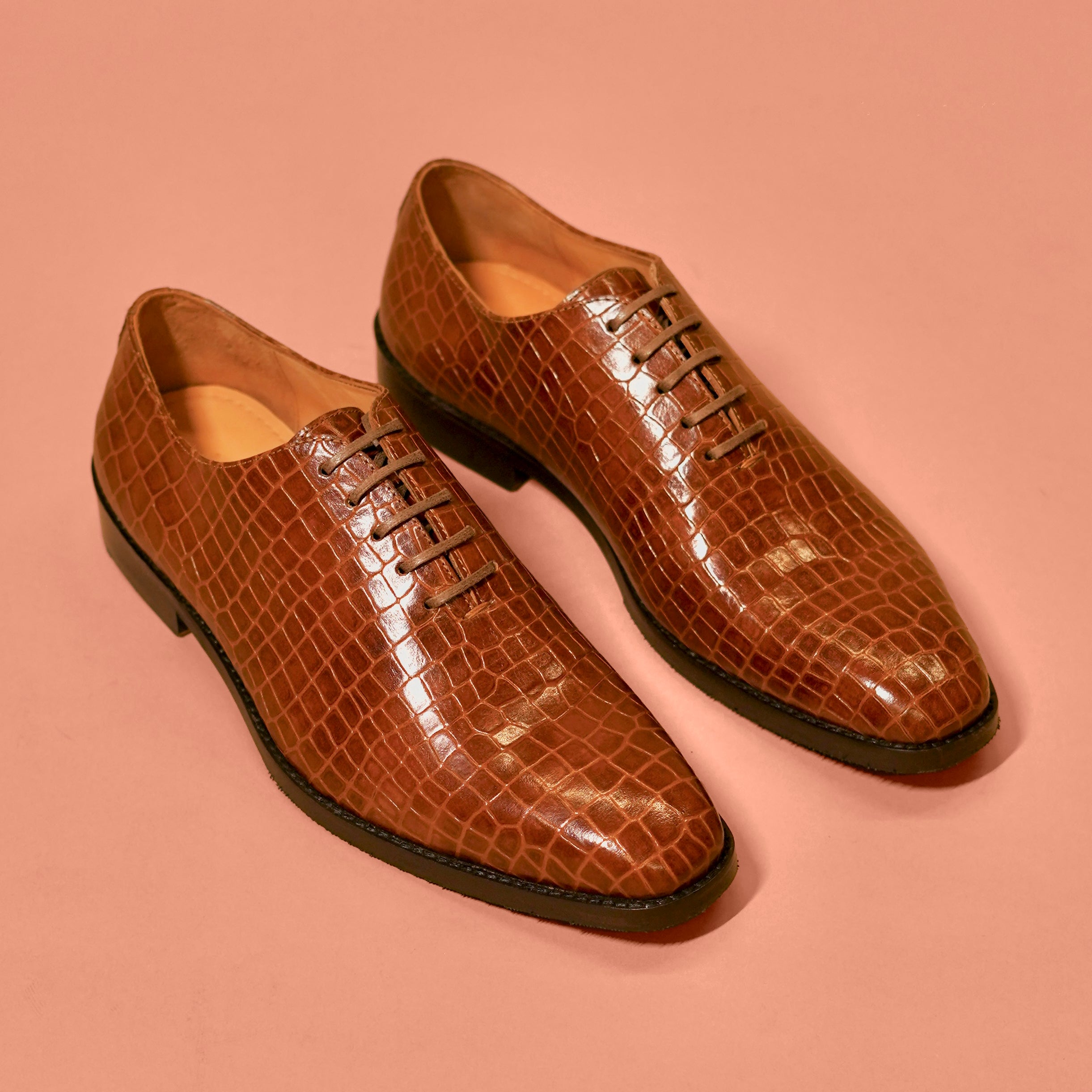 Caro Croco Umber – Brown Crocodile-Embossed Leather Oxford Shoes