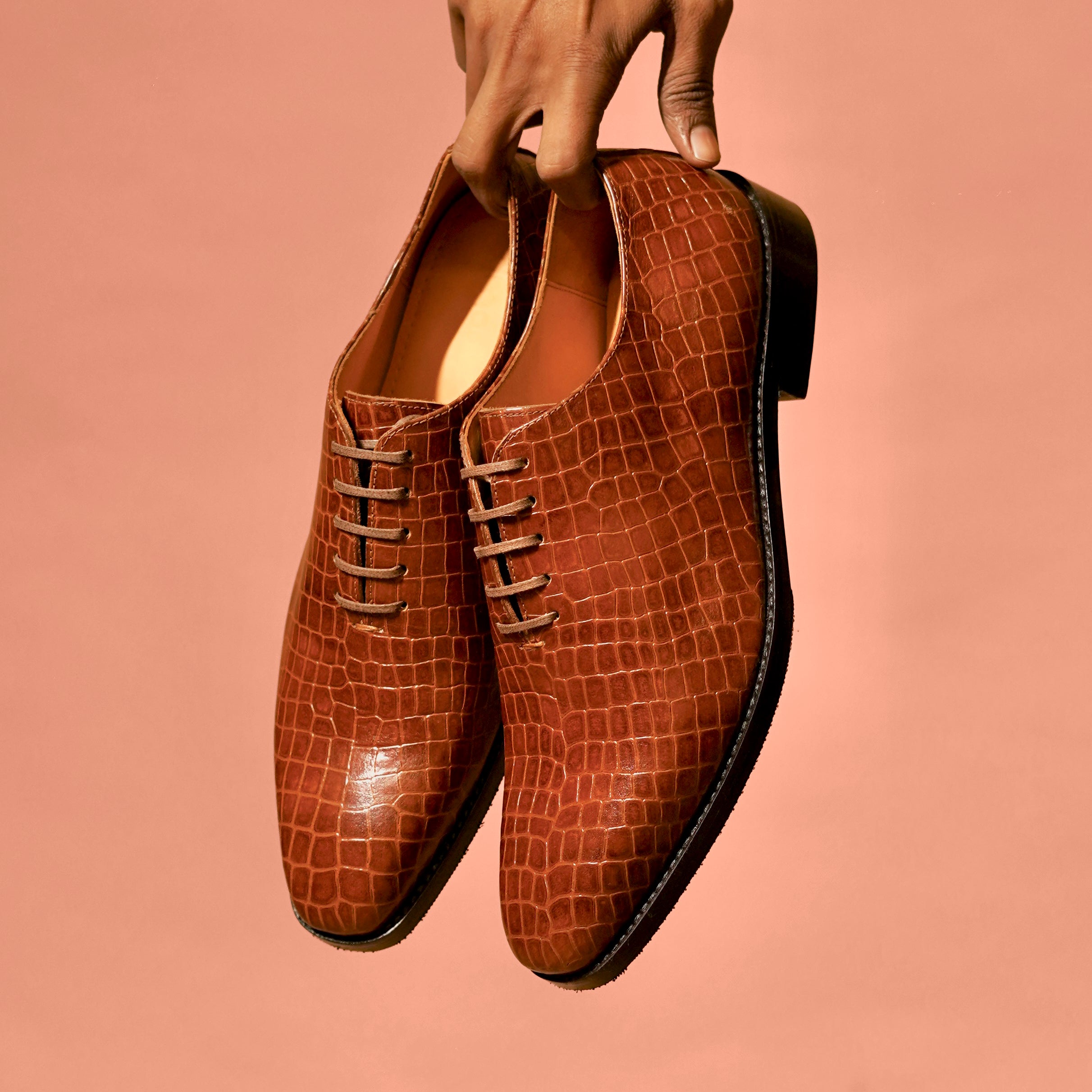 Caro Croco Umber – Brown Crocodile-Embossed Leather Oxford Shoes