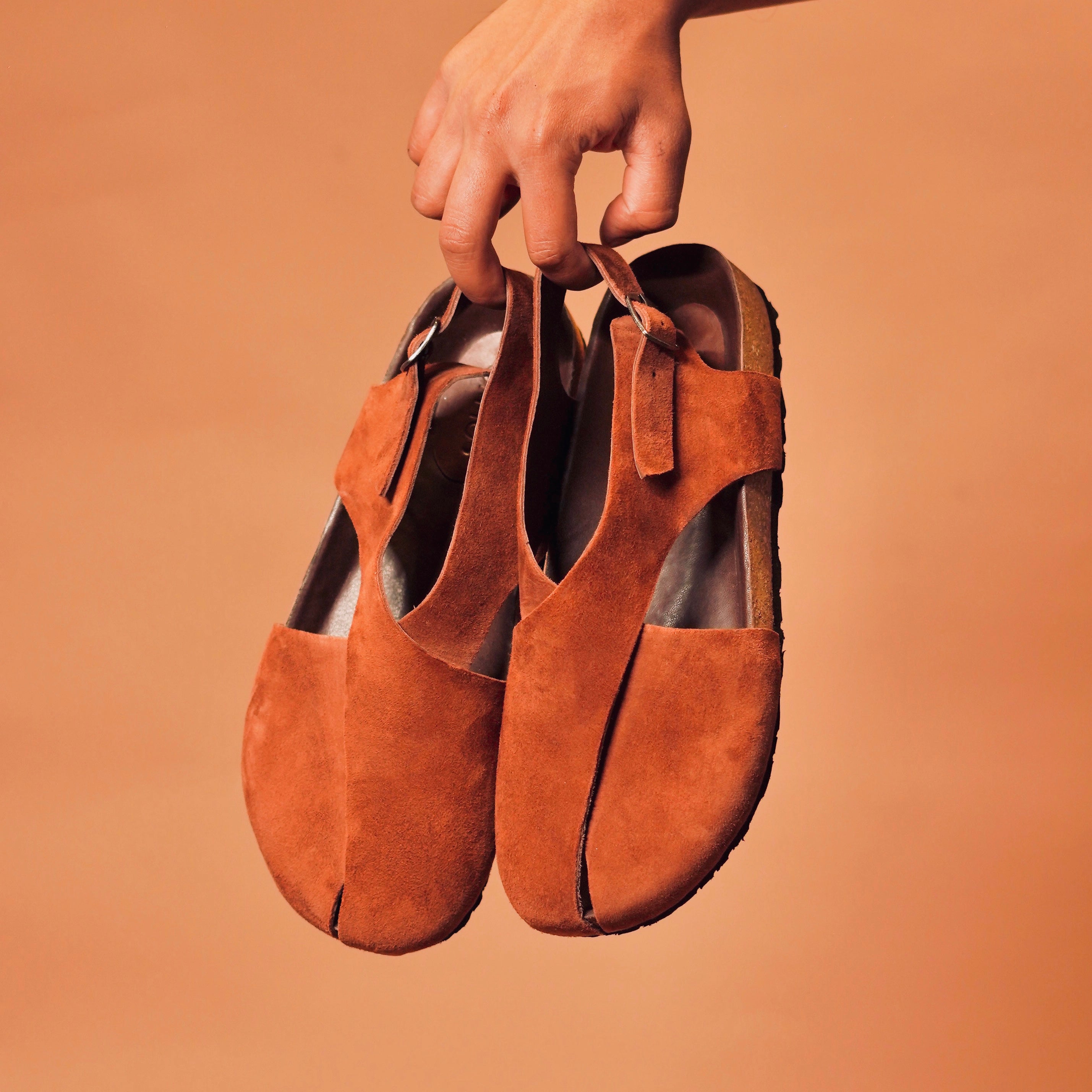 Front view of Pesha Corko Tobacco highlighting its Peshawari design