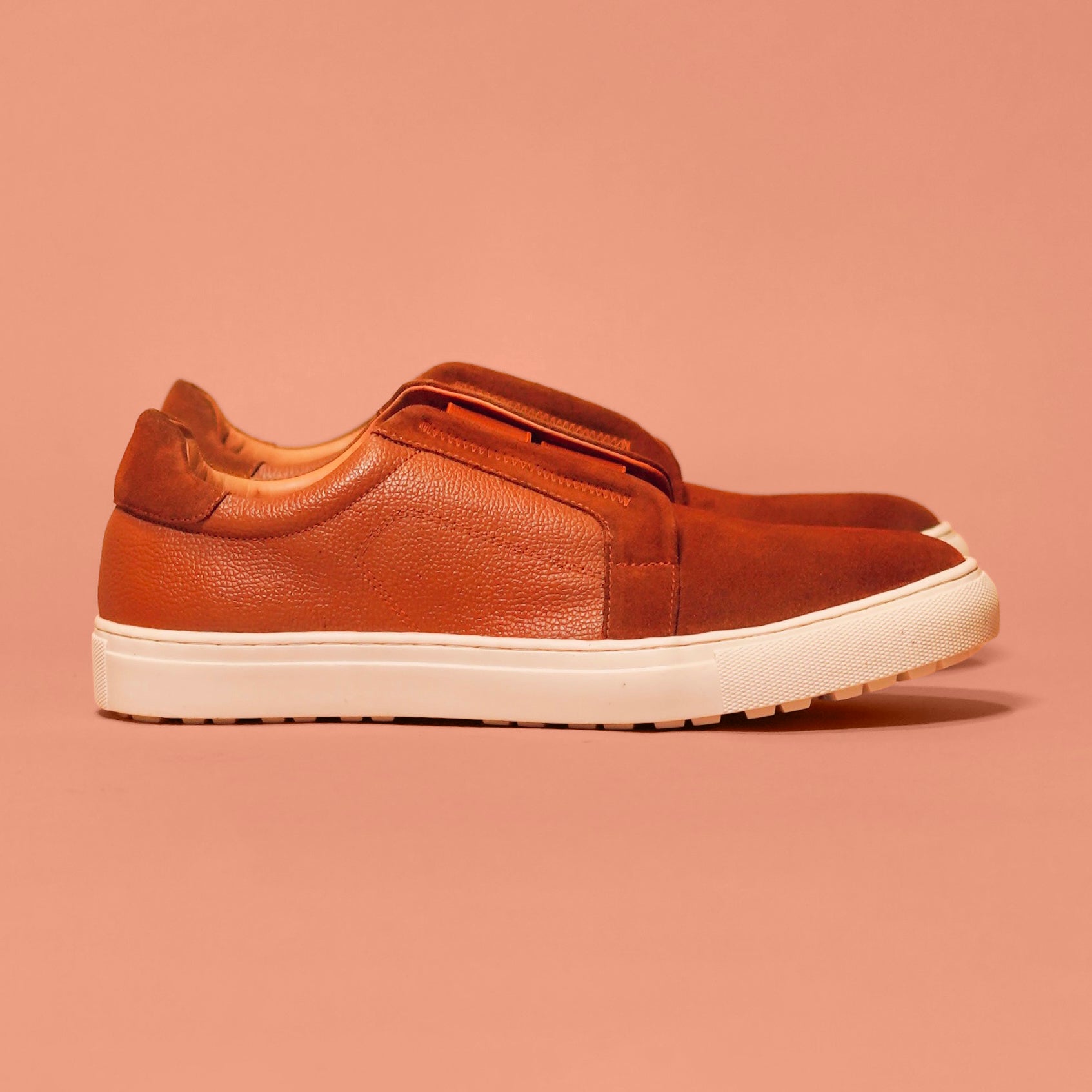 Scarpo Tobacco | Tobacco suede slip-on sneakers