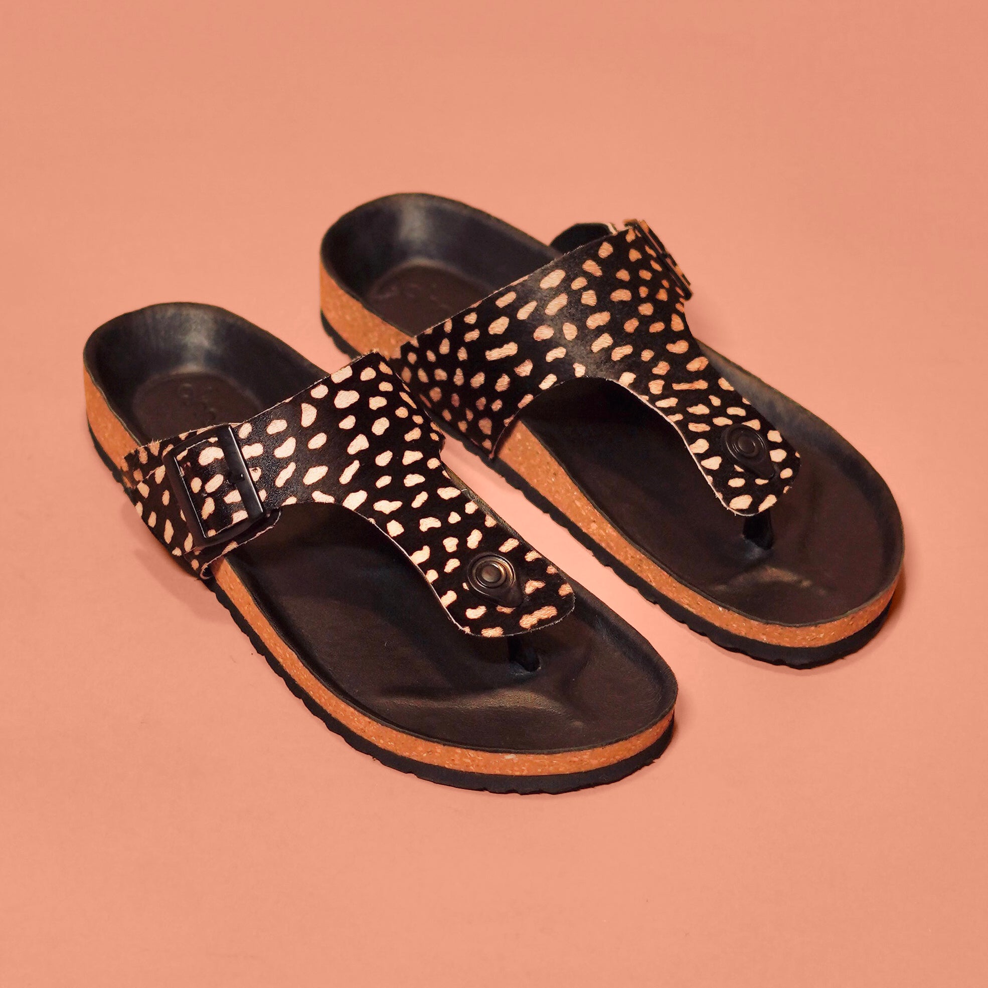 Pelle Corko Leopardo | Black leopard print cork chappals