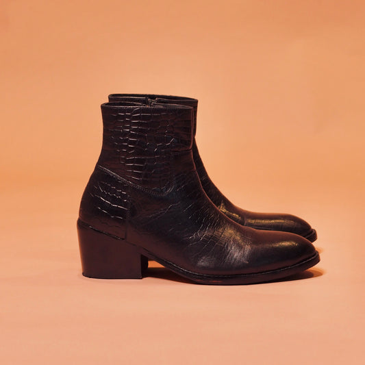 Side view of Sprazzo Cubano Croco showcasing croc-print leather and Cuban heel