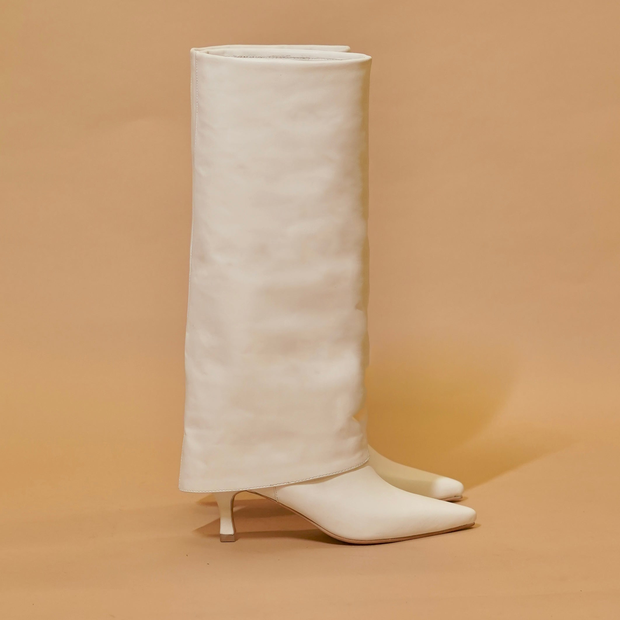 Side profile of Opale Punta boots