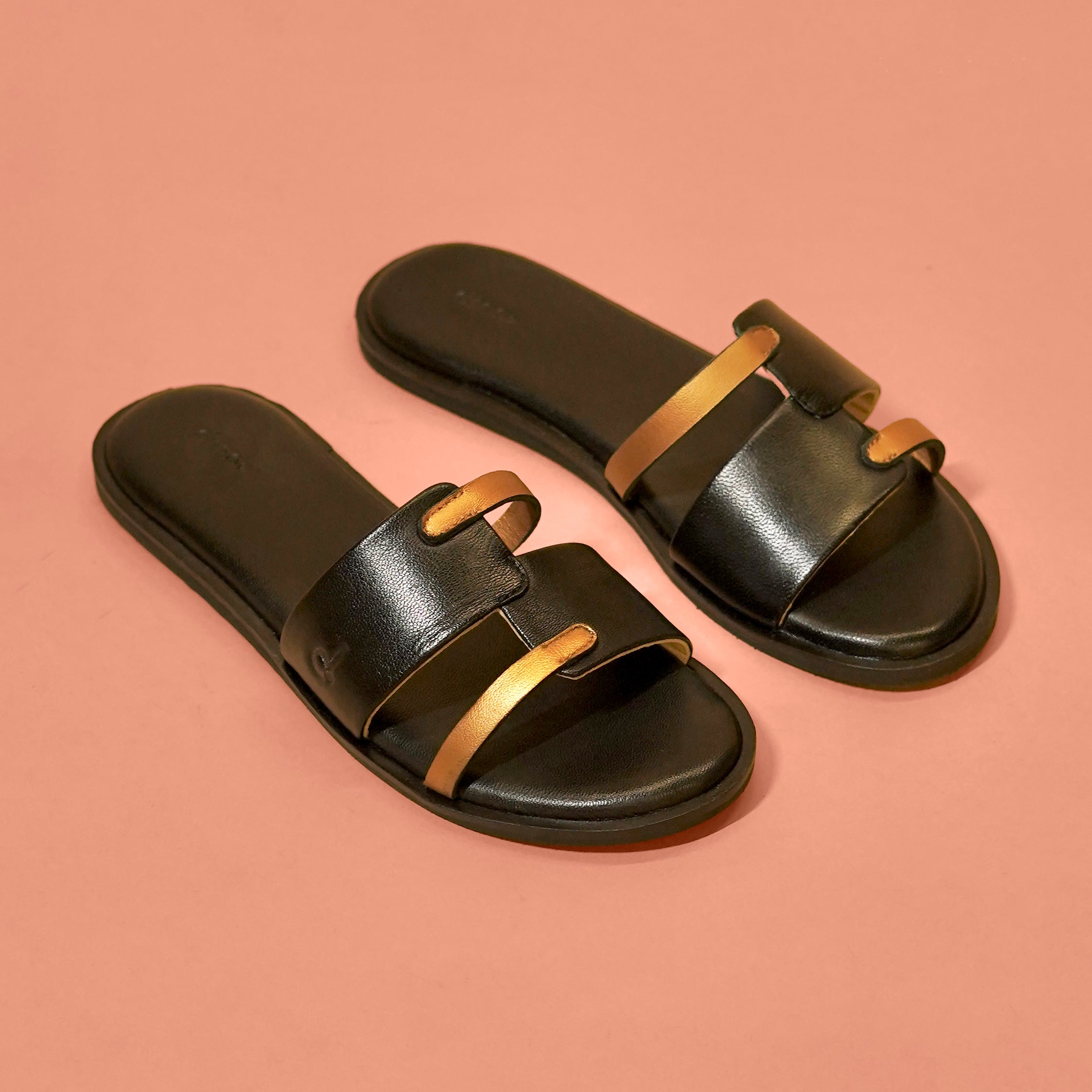 Pelle Oro – Women’s Black & Copper Leather Chappal