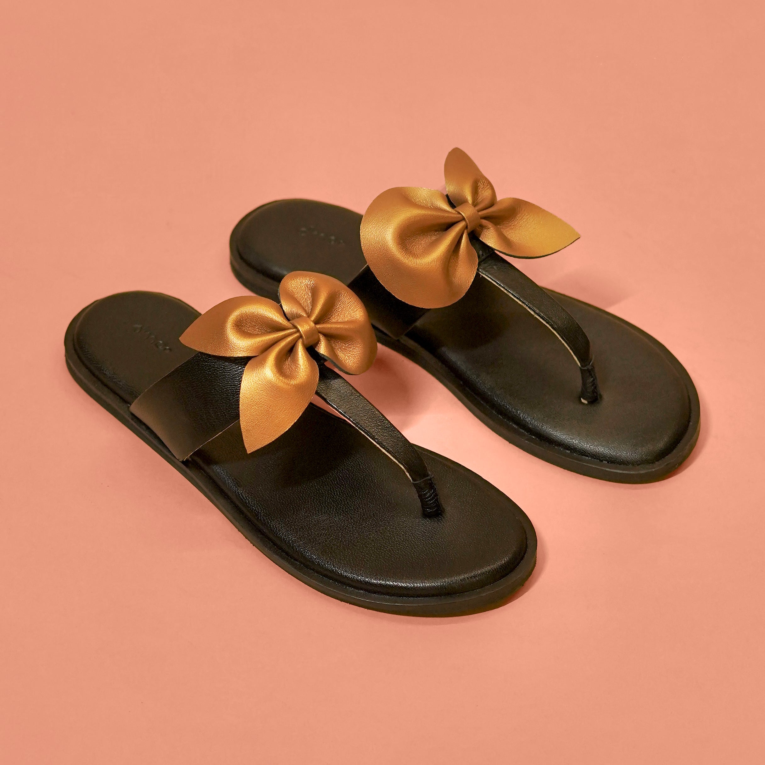 Pelle Bella Nodo –Women’s Black Leather Chappal with Copper Bow