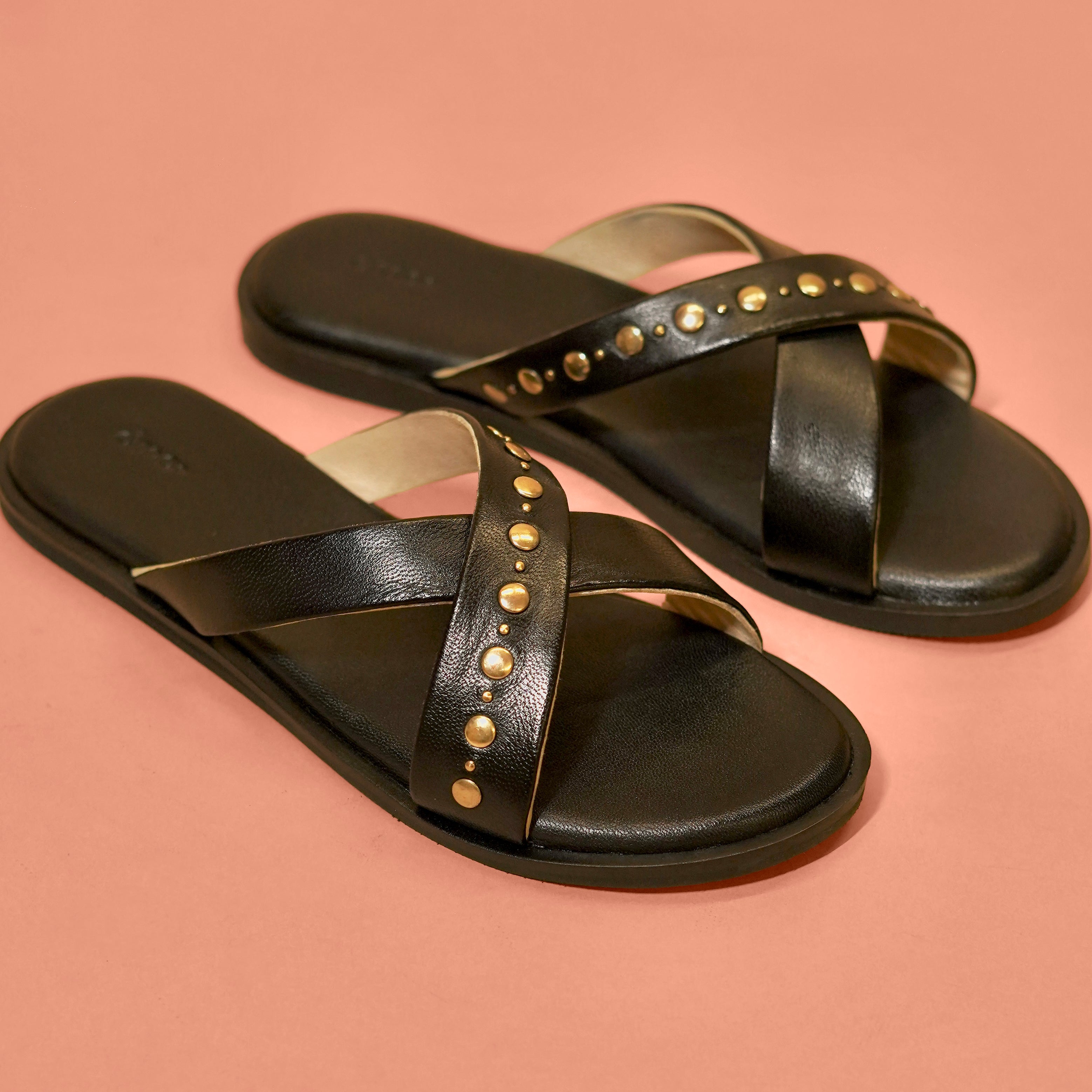 Pelle Incrocio – Women’s Black Leather Riveted Slider