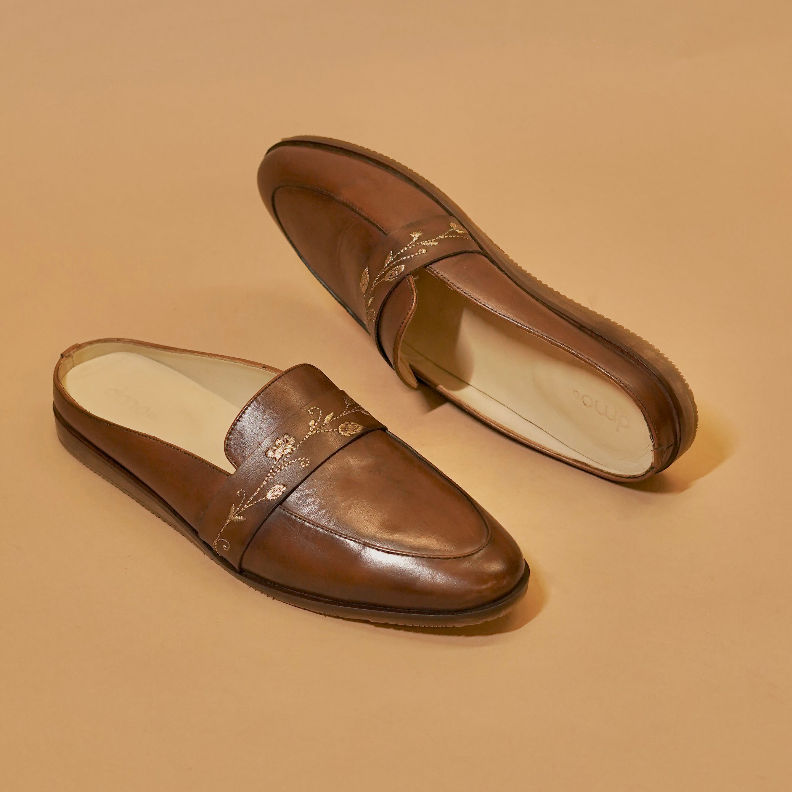 Hoffler Ricamo Bruciato Bruno –  Dark Brown Embroidered Leather Mules