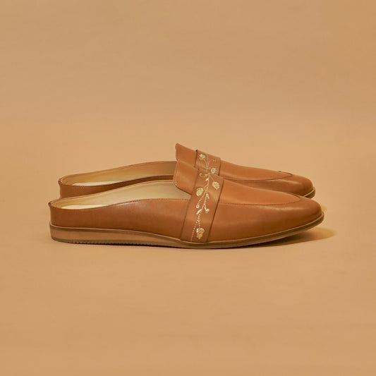 Side profile of Hoffler Ricamo Bruciato Bruno