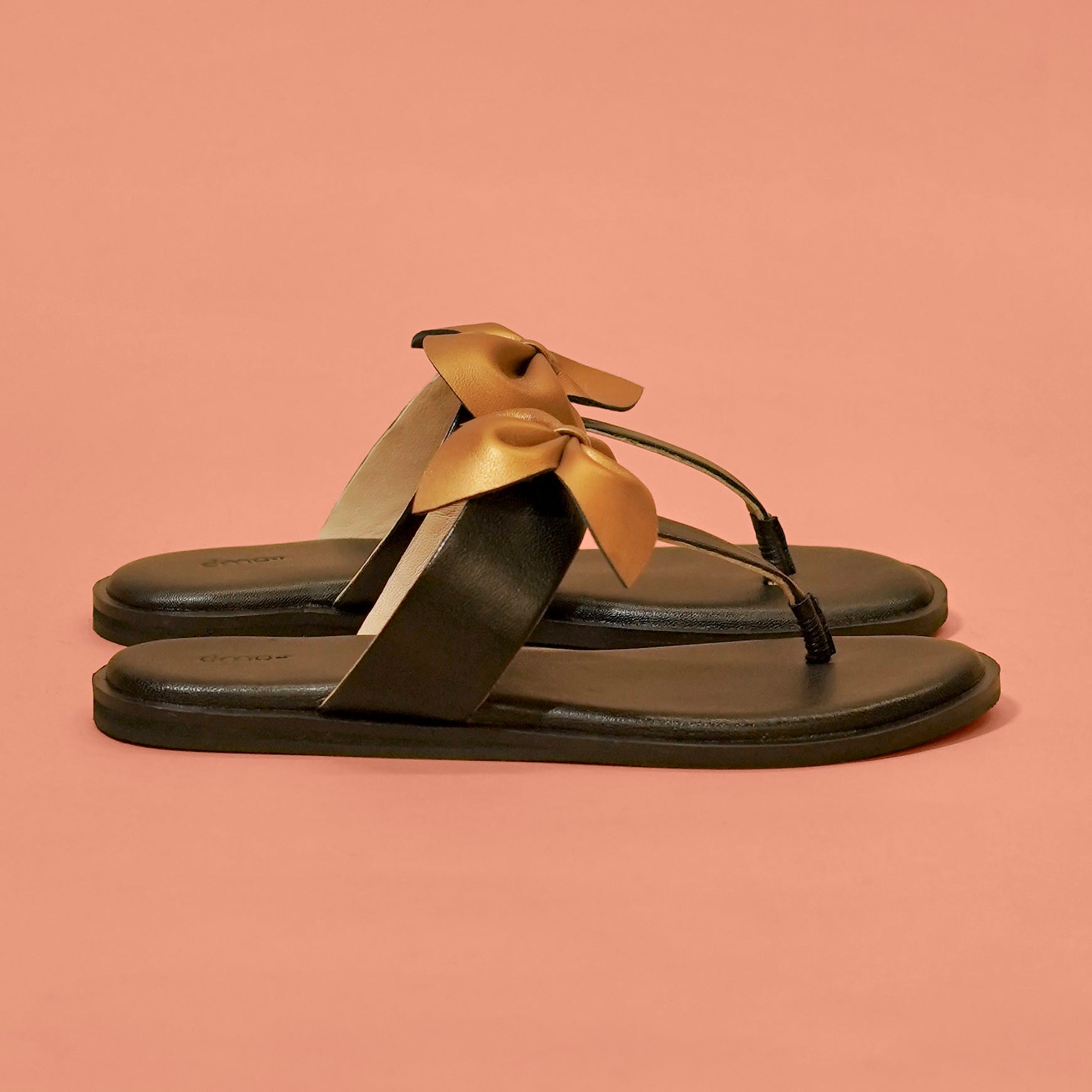 Pelle Bella Nodo –Women’s Black Leather Chappal with Copper Bow