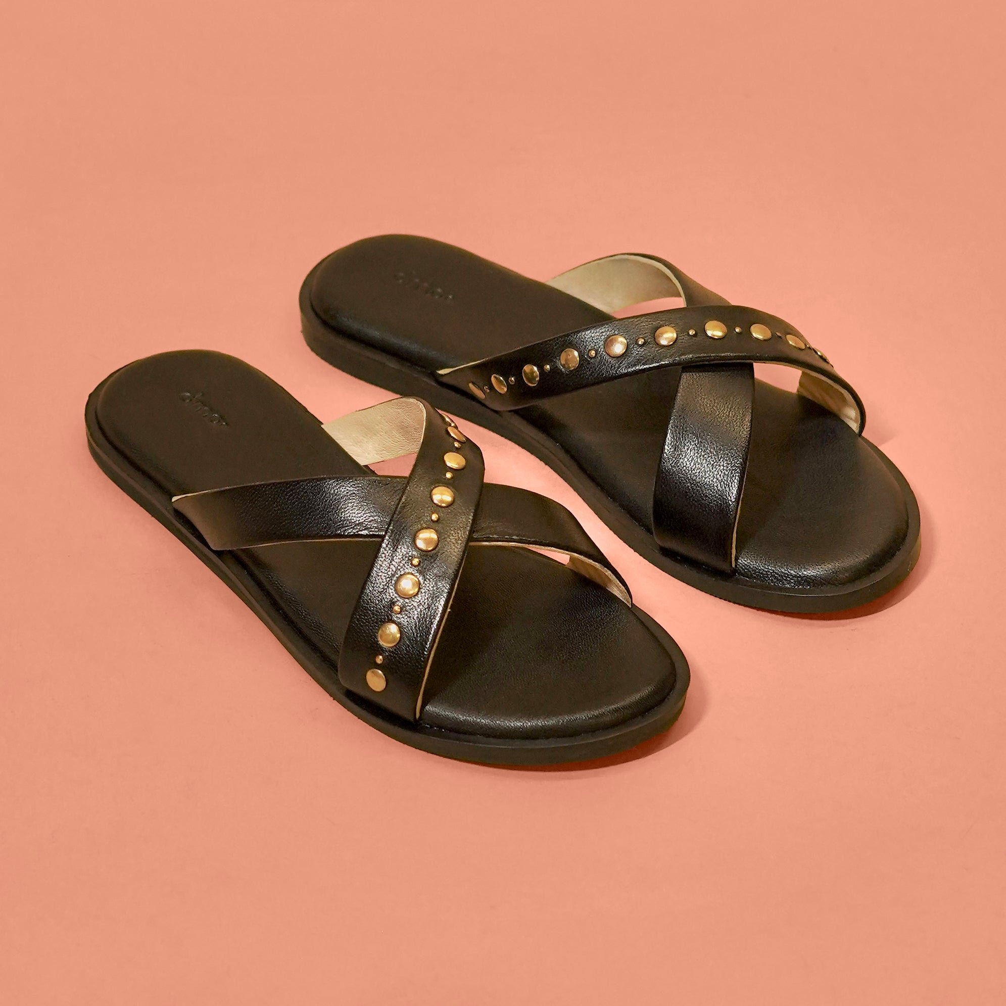Pelle Incrocio – Women’s Black Leather Riveted Slider
