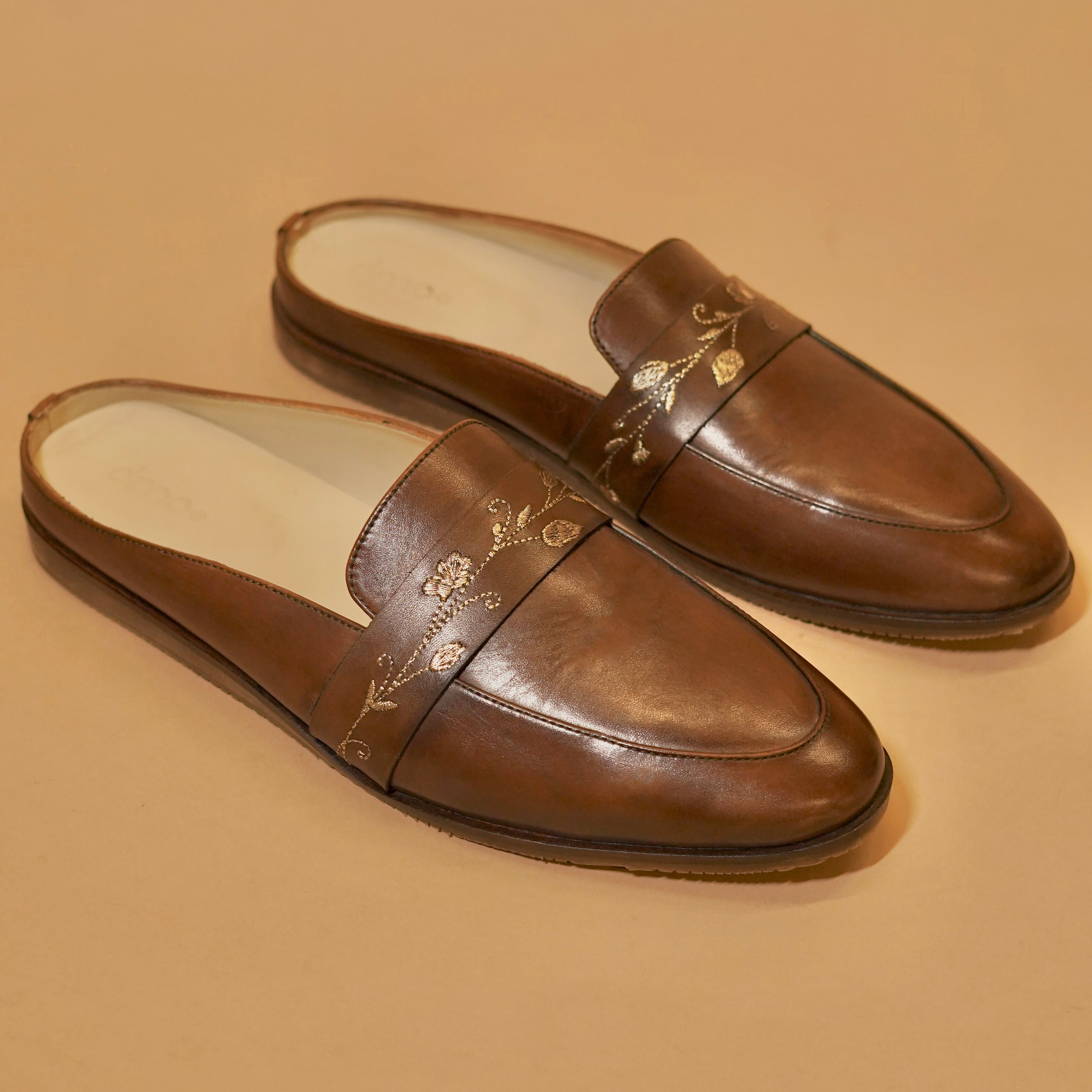 Hoffler Ricamo Bruciato Bruno –  Dark Brown Embroidered Leather Mules