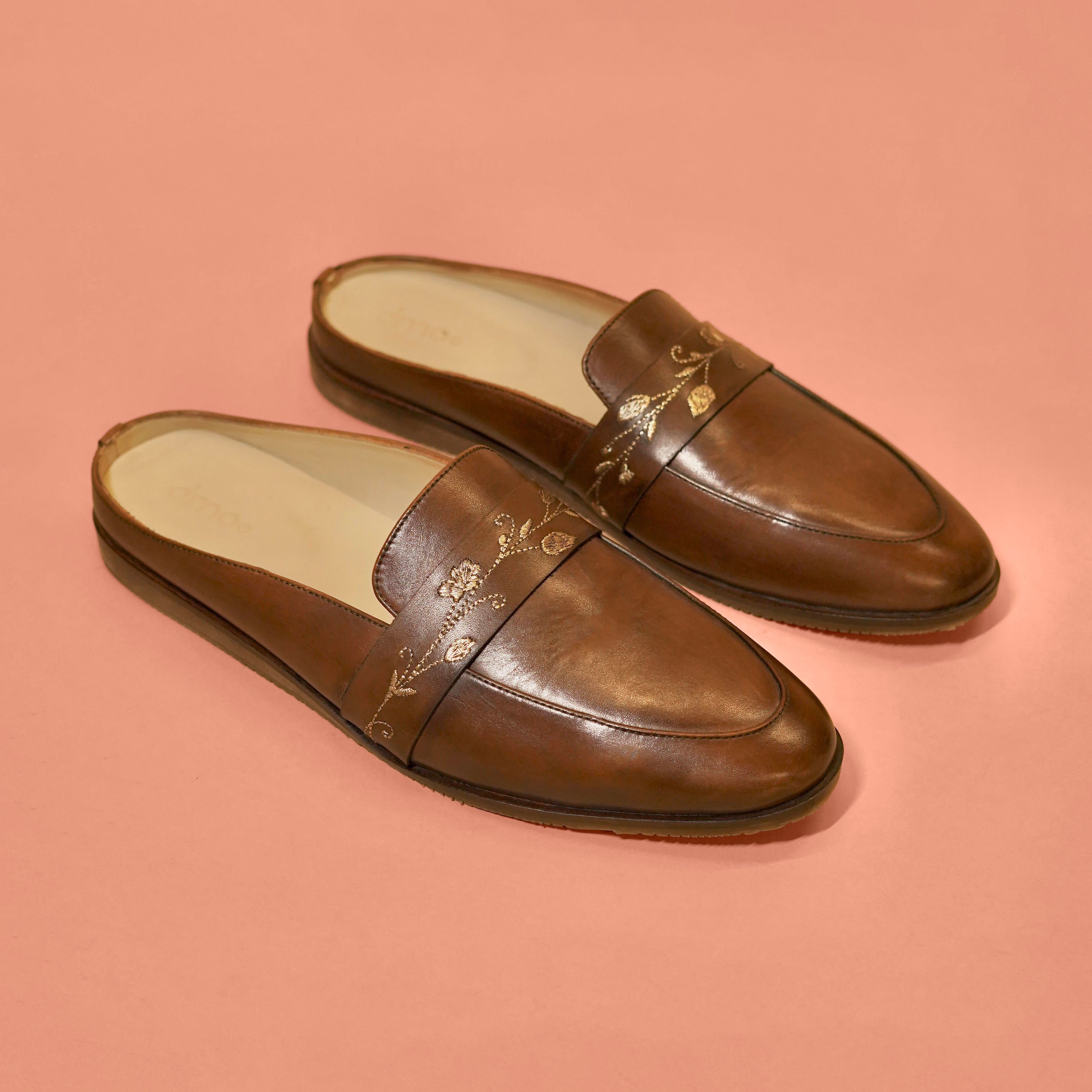 Hoffler Ricamo Bruciato Bruno –  Dark Brown Embroidered Leather Mules