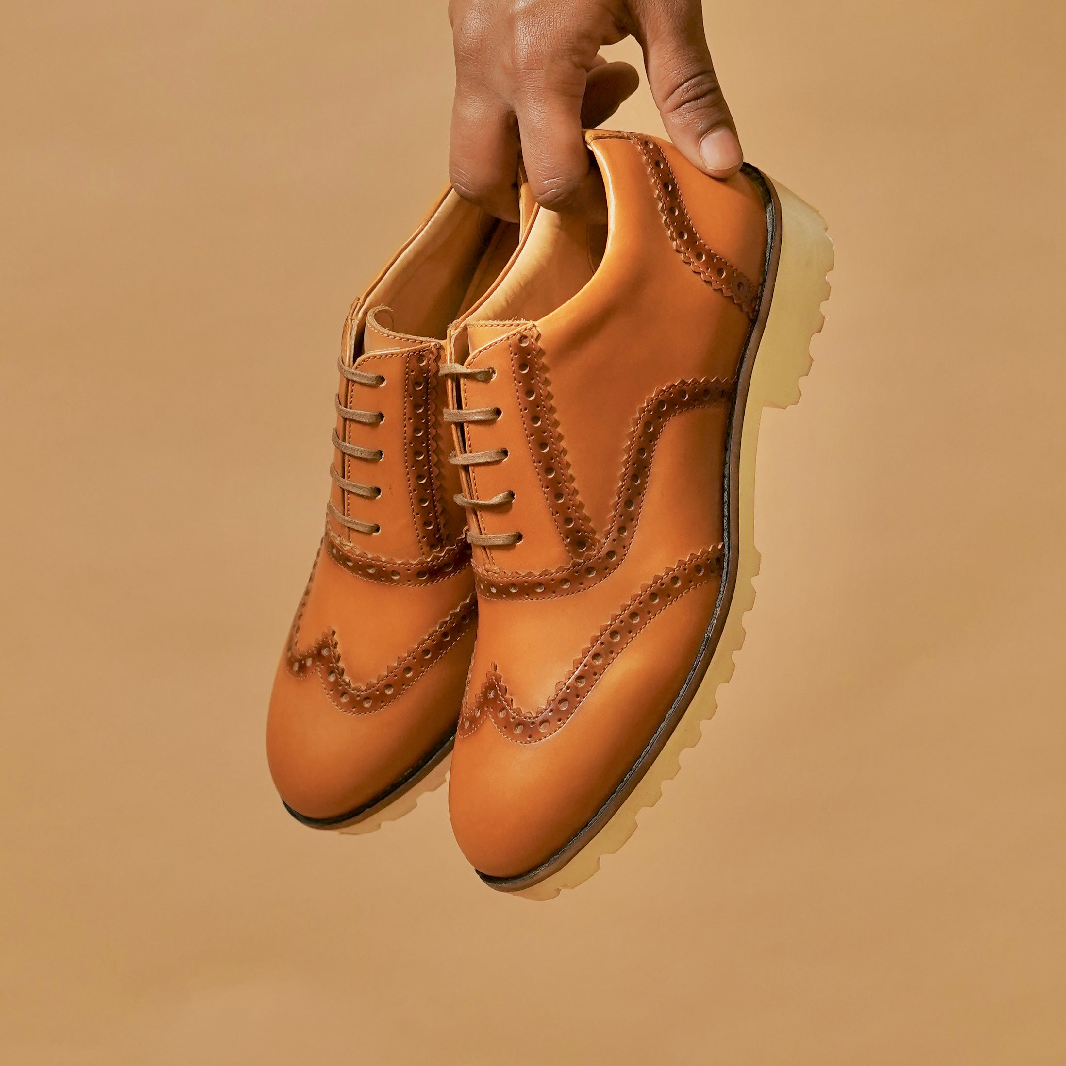 Classic leather brogue detailing