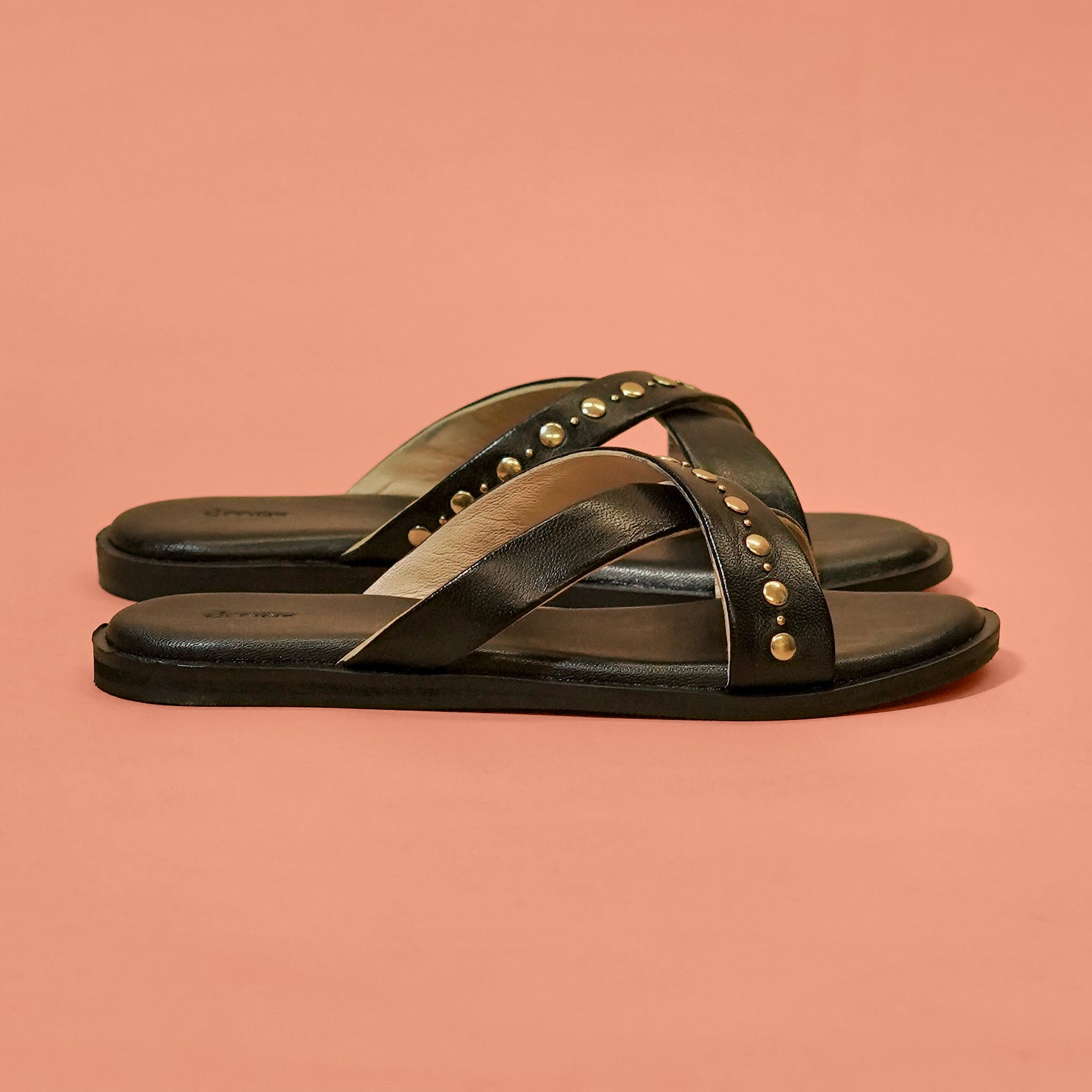Pelle Incrocio – Women’s Black Leather Riveted Slider