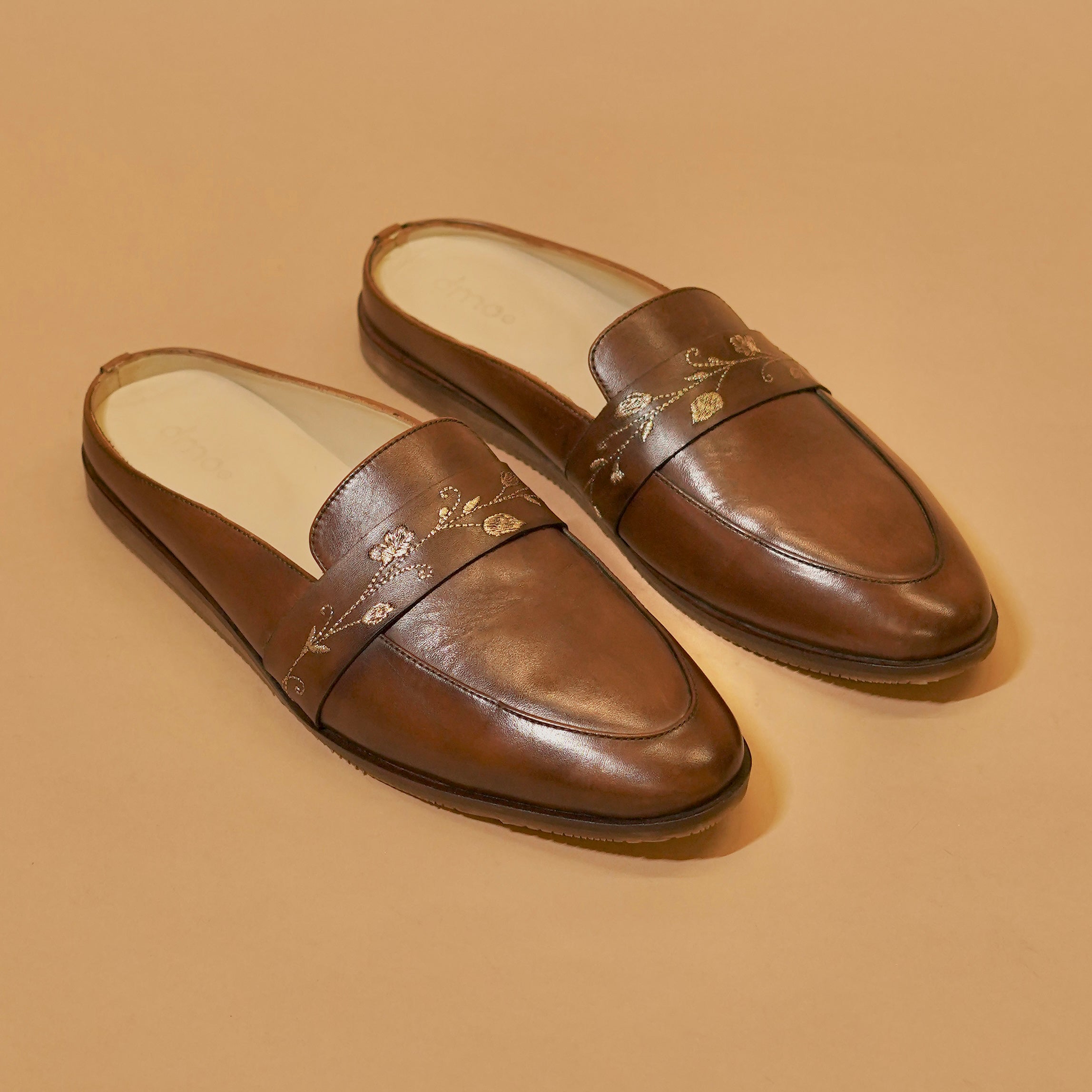 Hoffler Ricamo Bruciato Bruno –  Dark Brown Embroidered Leather Mules