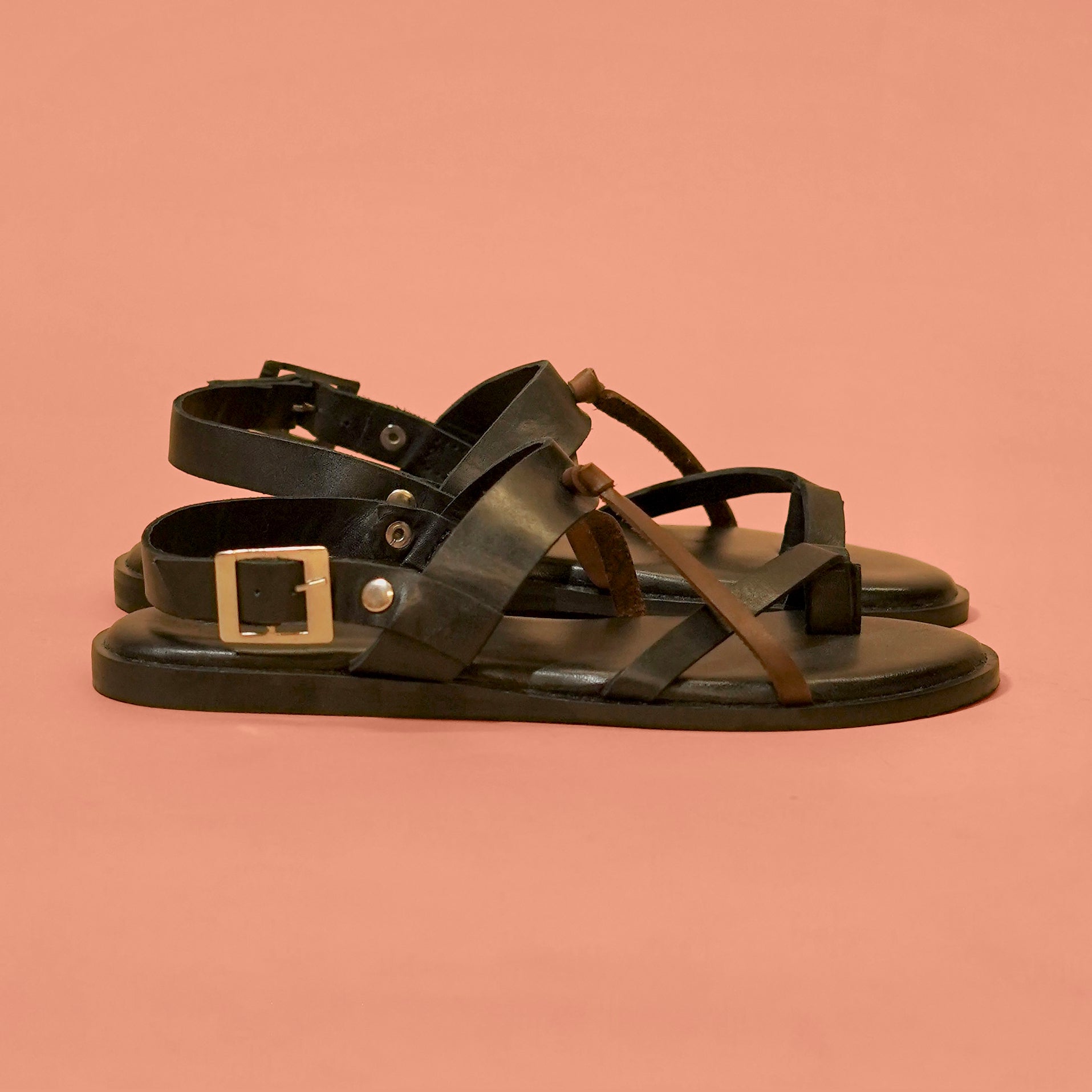 Pelle Nera (Women) | Dual-tone premium leather sandal