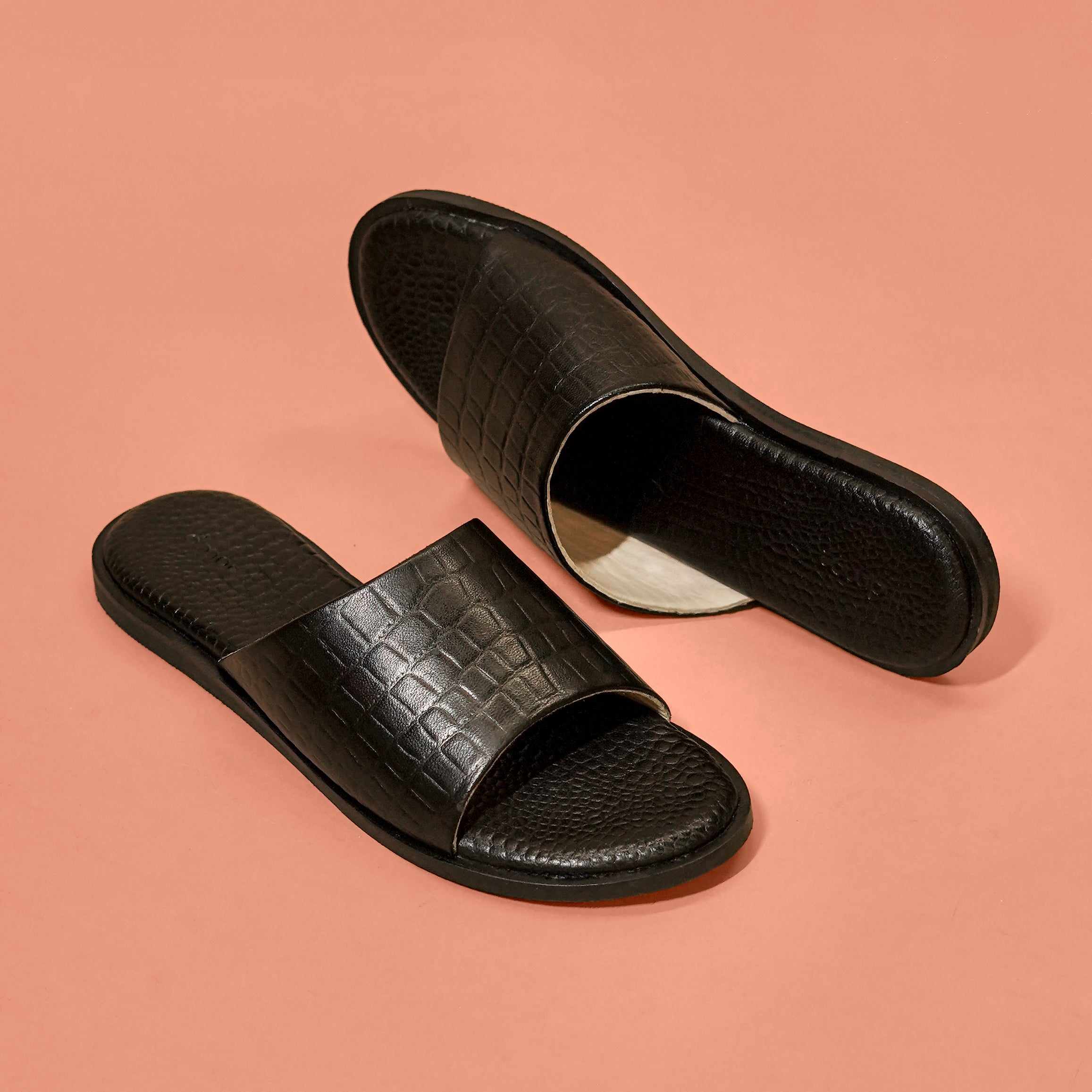 Pelle Effetto Croco – Women’s Black Crocodile Print Slider