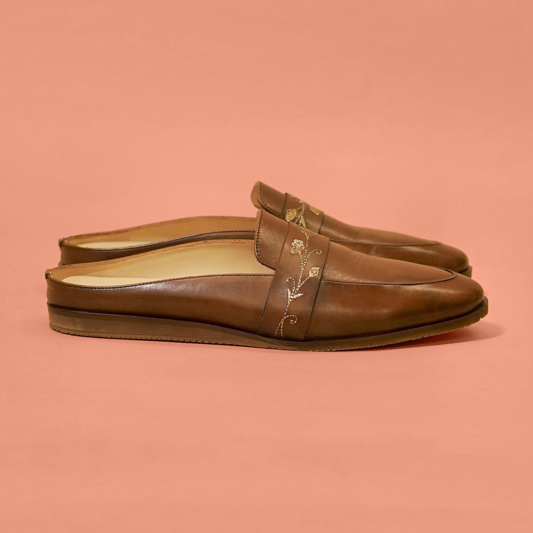 Hoffler Ricamo Bruciato Bruno –  Dark Brown Embroidered Leather Mules