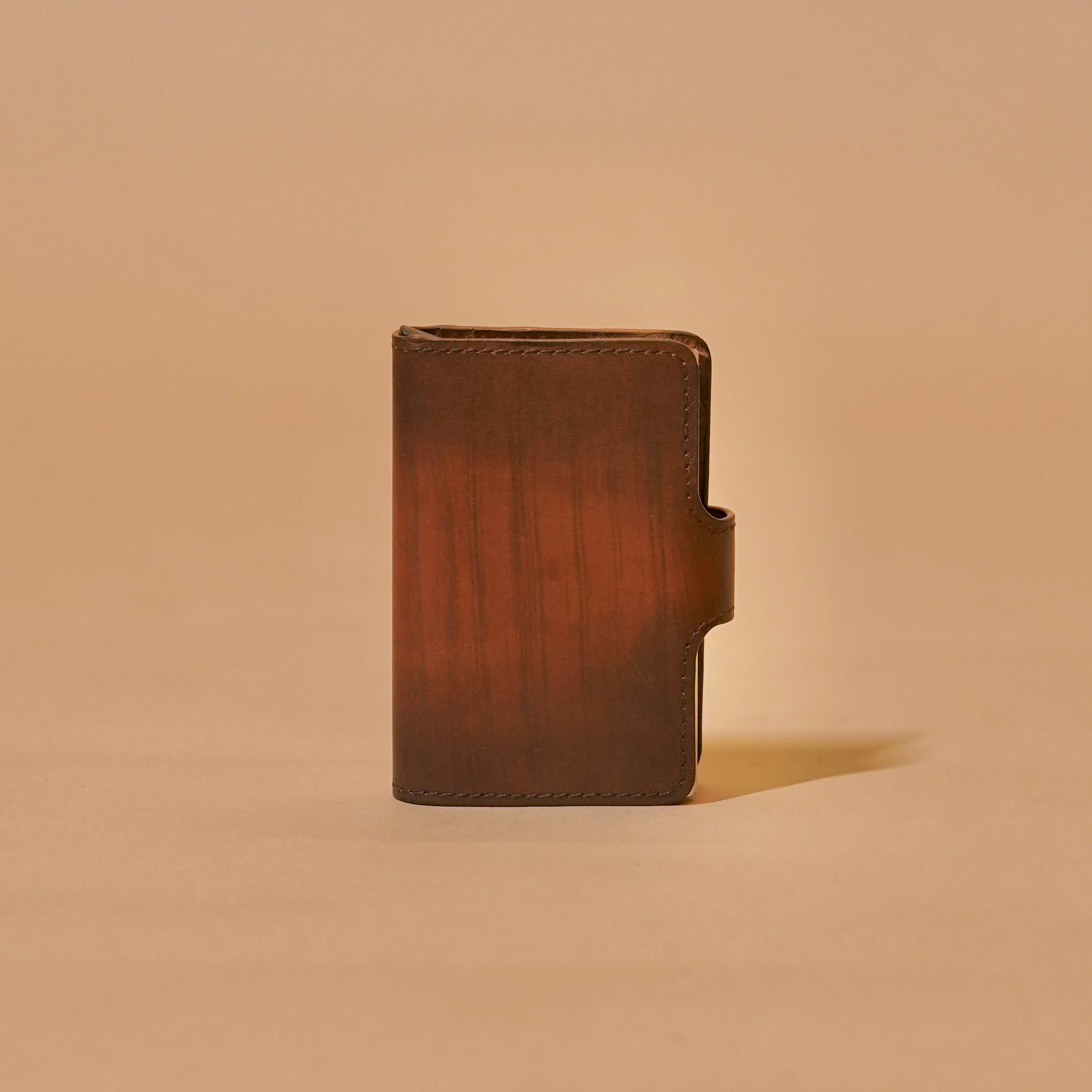 Side profile of Vaulto Ristretto wallet