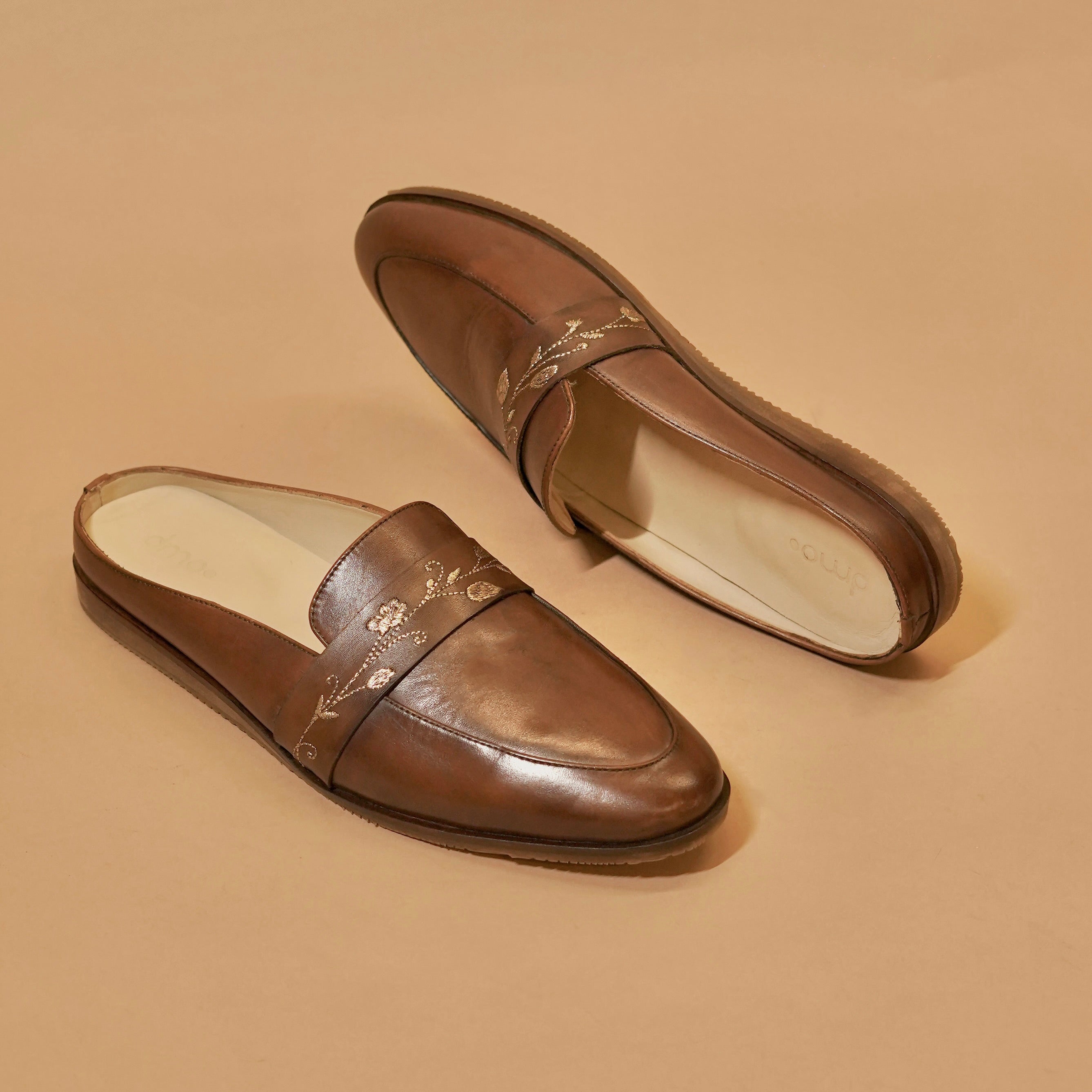 Hoffler Ricamo Bruciato Bruno –  Dark Brown Embroidered Leather Mules