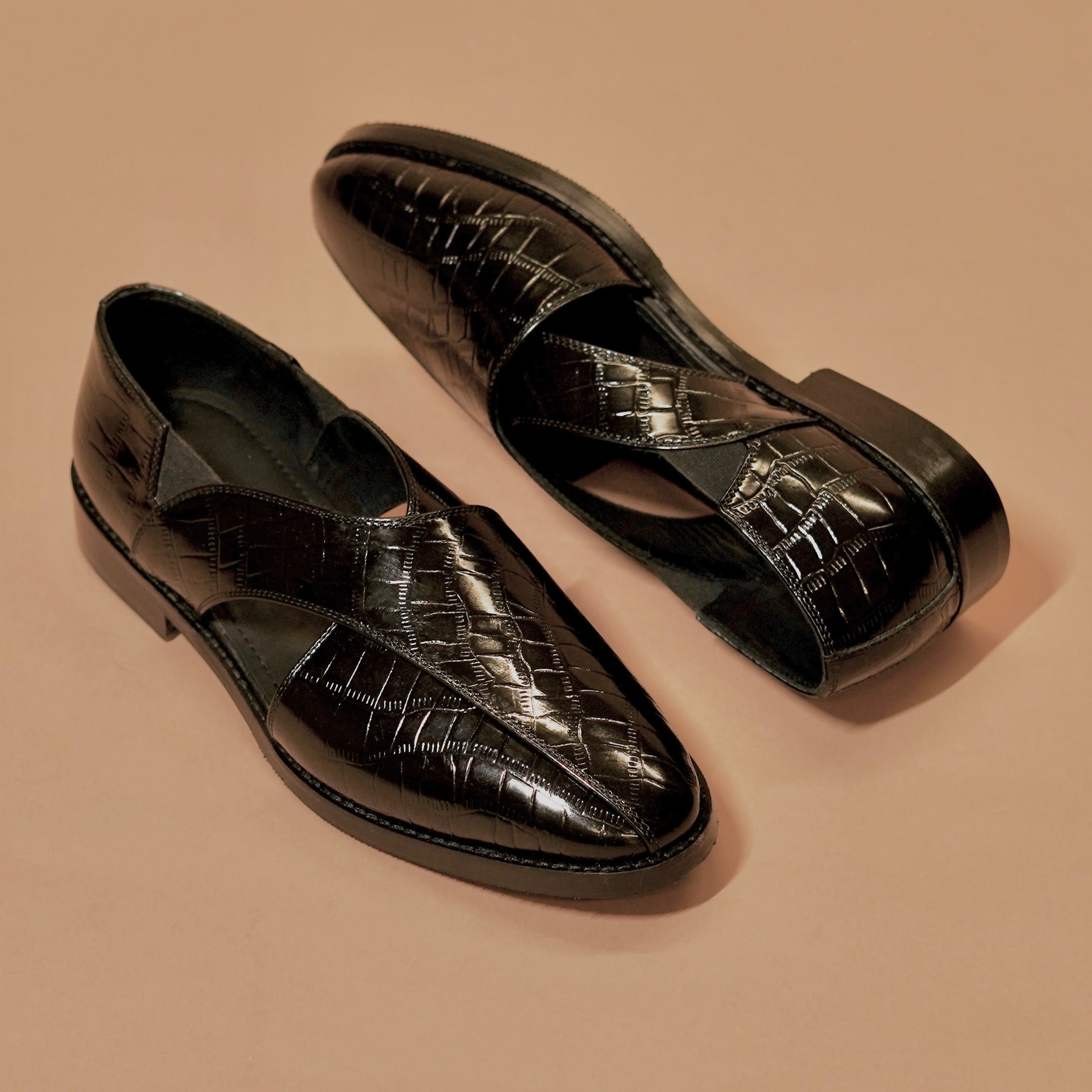 Pesha Croco – Black Crocodile-Embossed Leather Peshawari