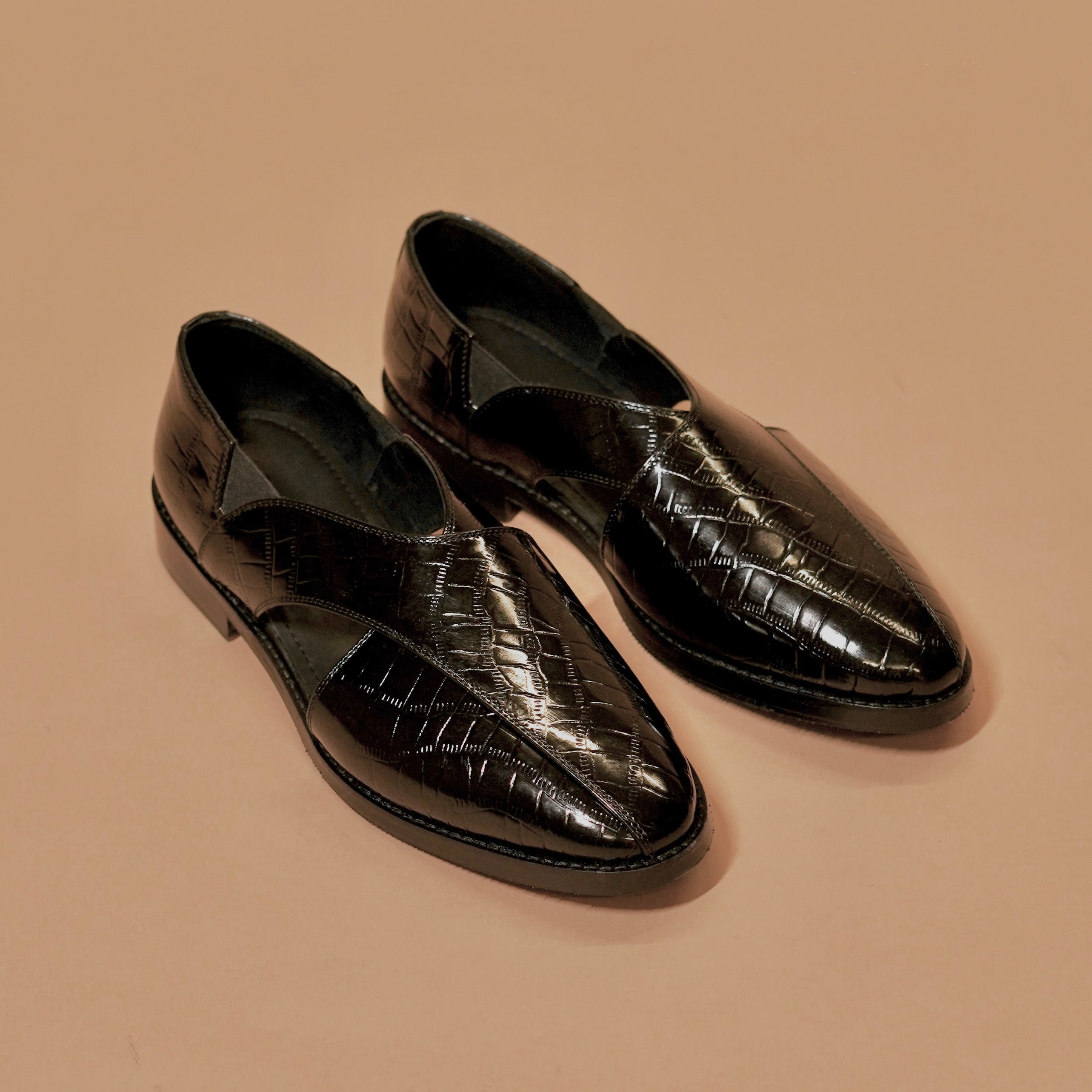 Pesha Croco – Black Crocodile-Embossed Leather Peshawari