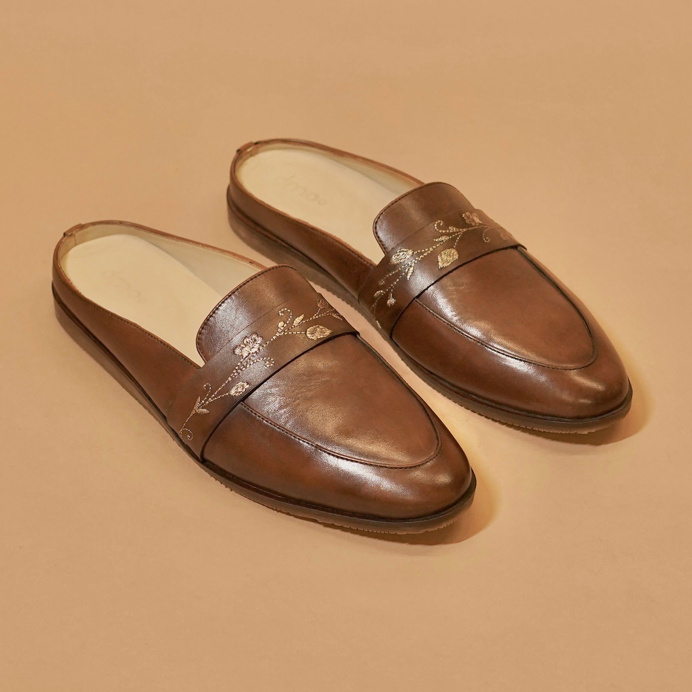 Hoffler Ricamo Bruciato Bruno –  Dark Brown Embroidered Leather Mules