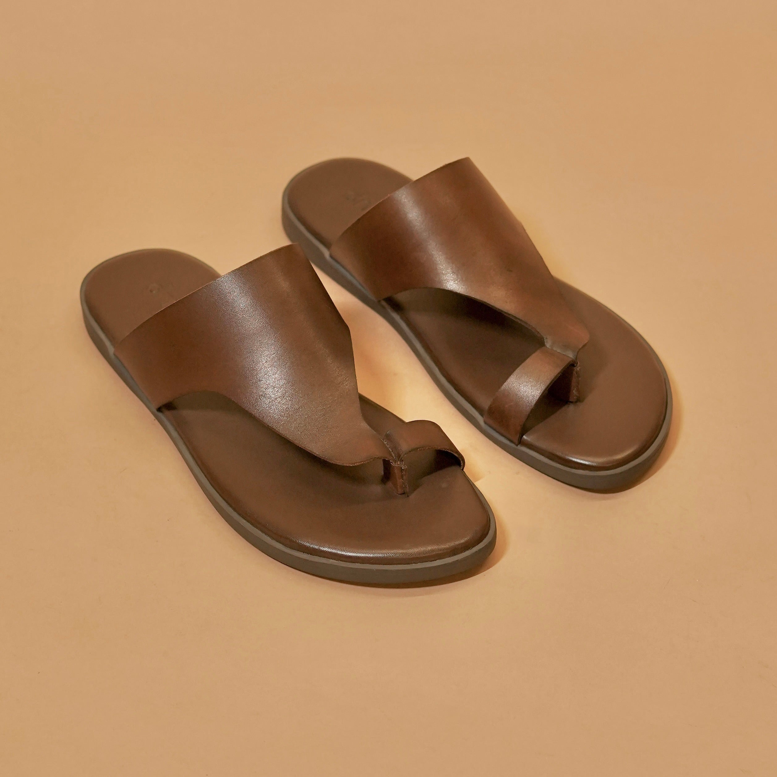 Pelle Moro – Dark Brown Leather Thumb-Loop Chappal