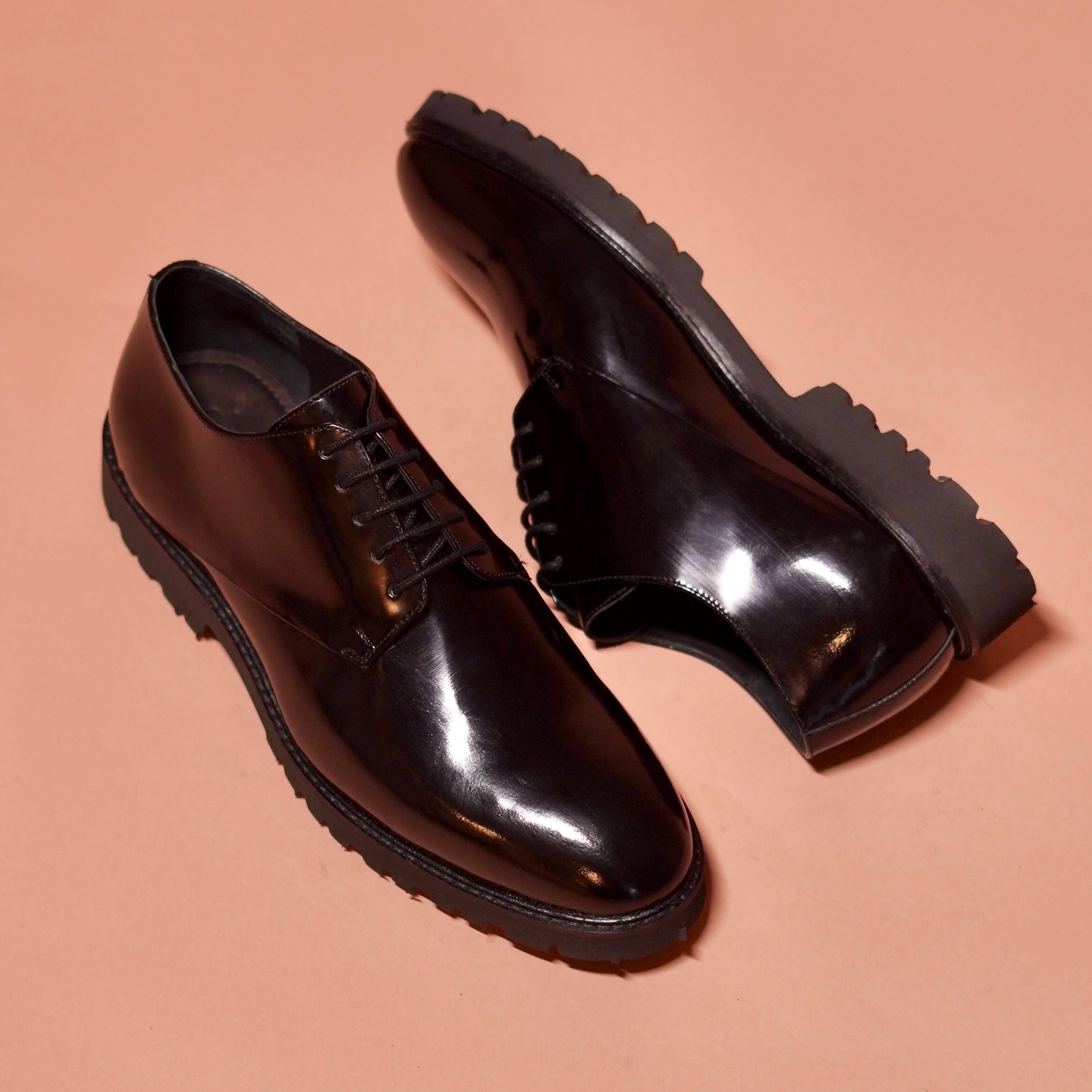 Somerso | Classic Shiny Black Lightweight Derbies