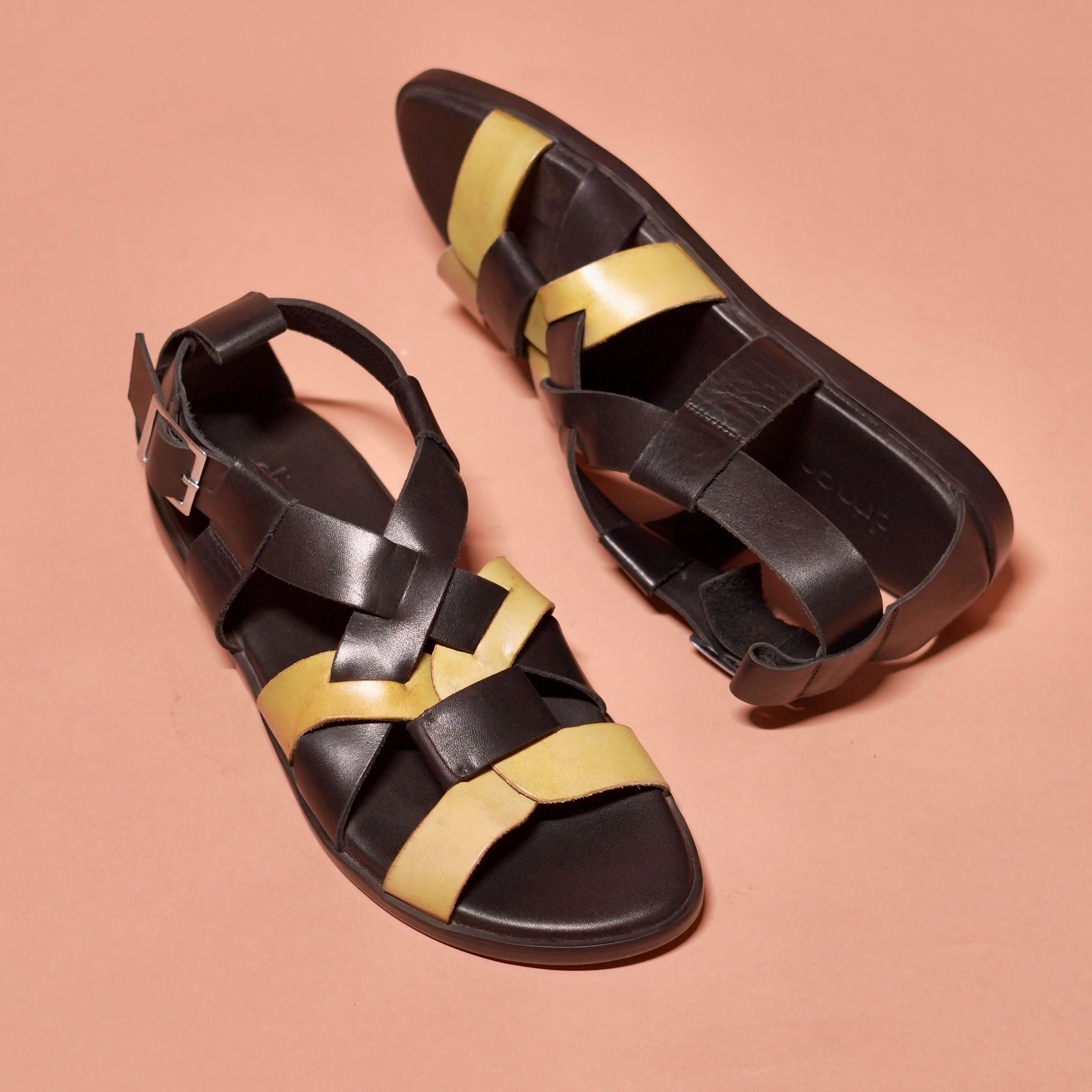 Pelle Nero Verdo | Black and green gladiator inspired leather shandal