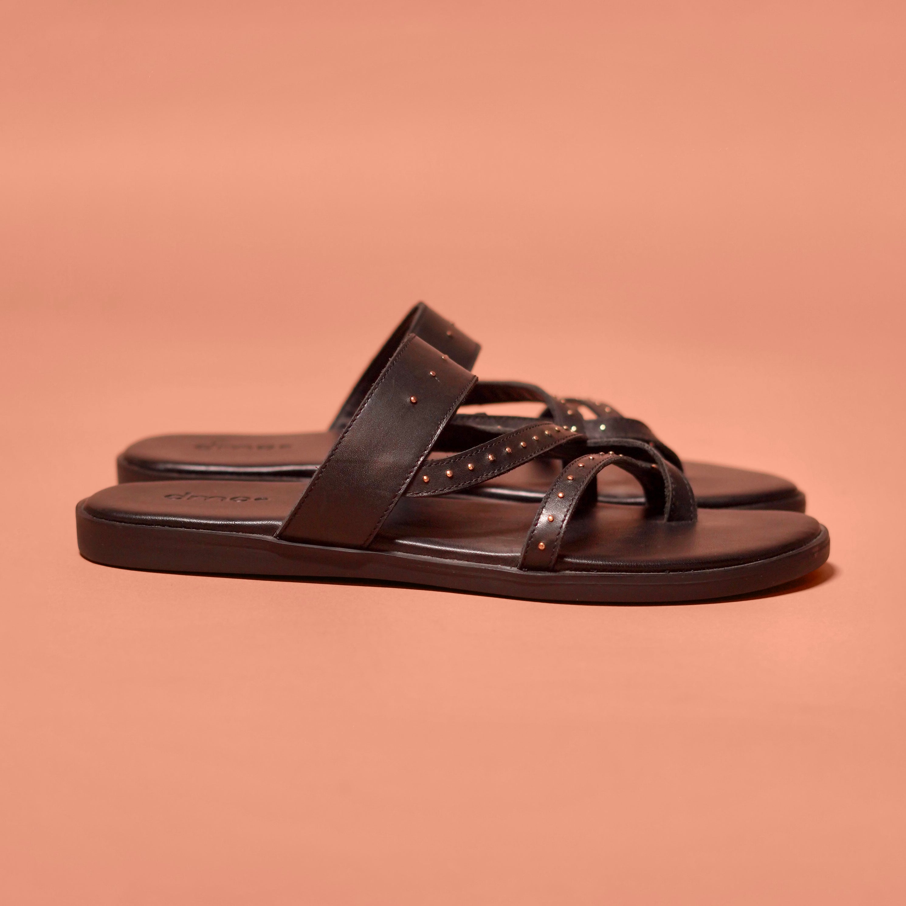 Pelle Nero Riveto Without Backstrap | Black full-grain leather chappals