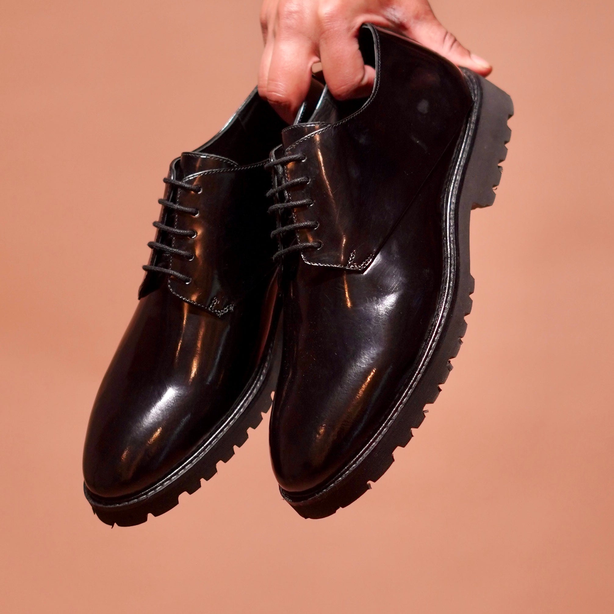 Somerso | Classic Shiny Black Lightweight Derbies