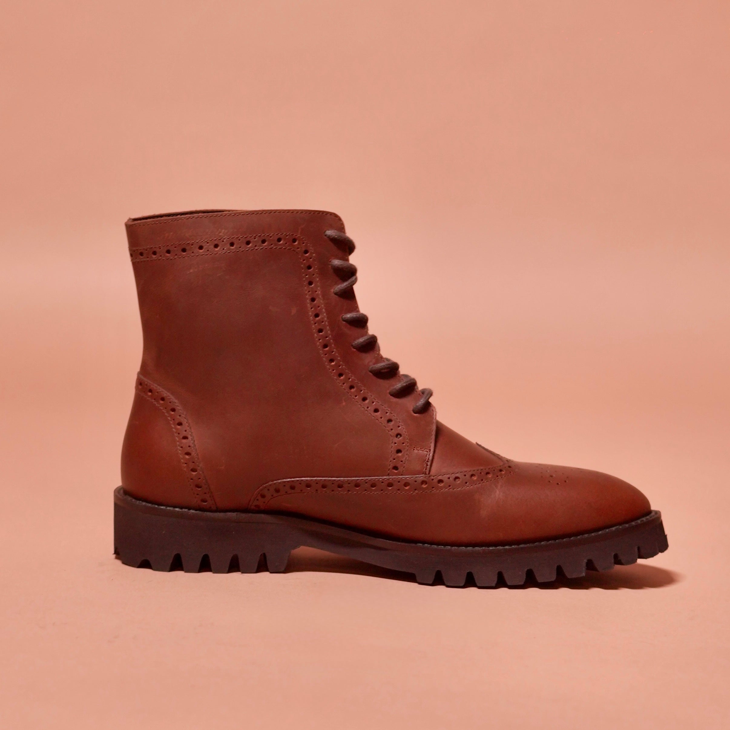 Side view of Sprazzo Leggero highlighting wingtip brogue detailing