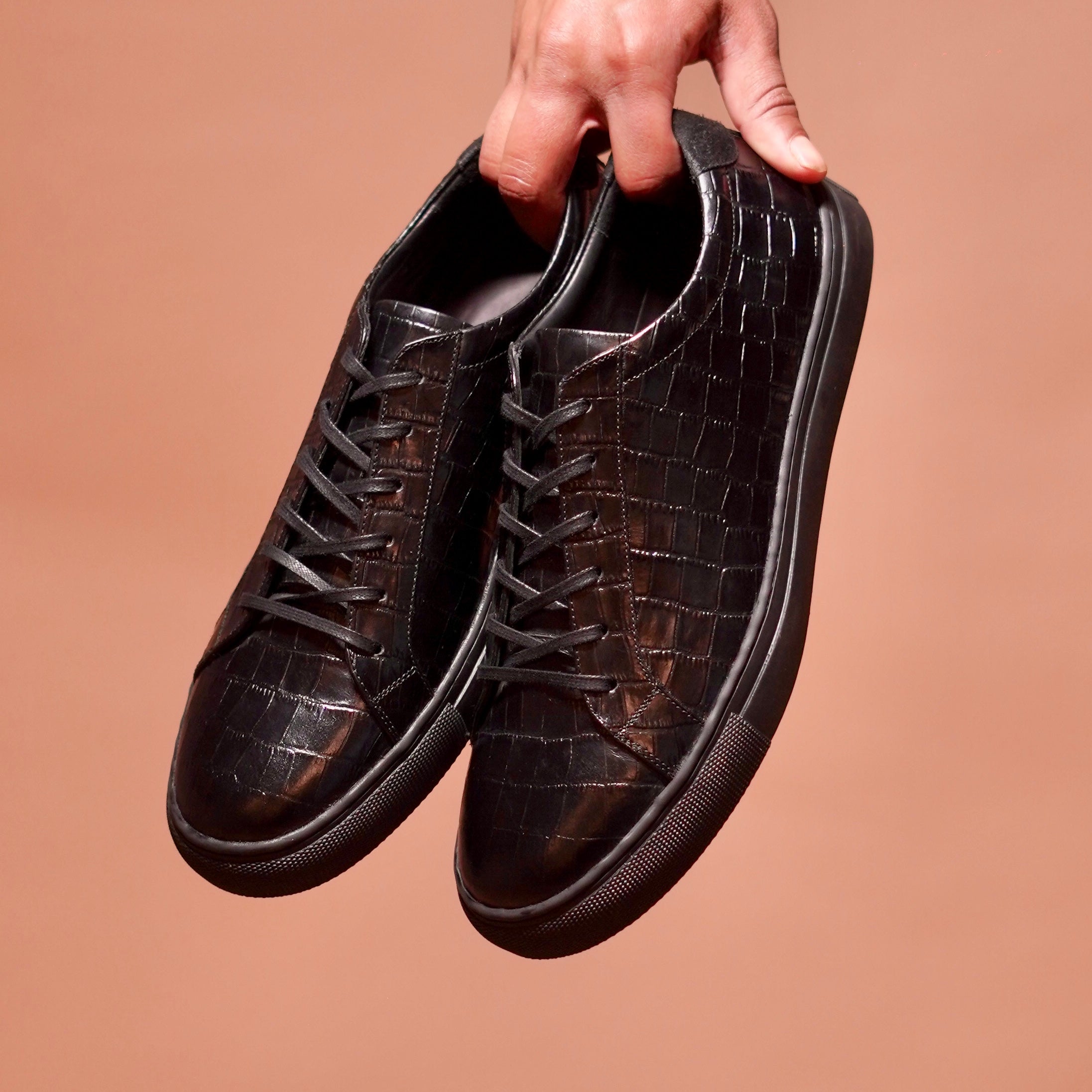 Top view of Scarpo Croco highlighting the sleek silhouette and cushioned insole