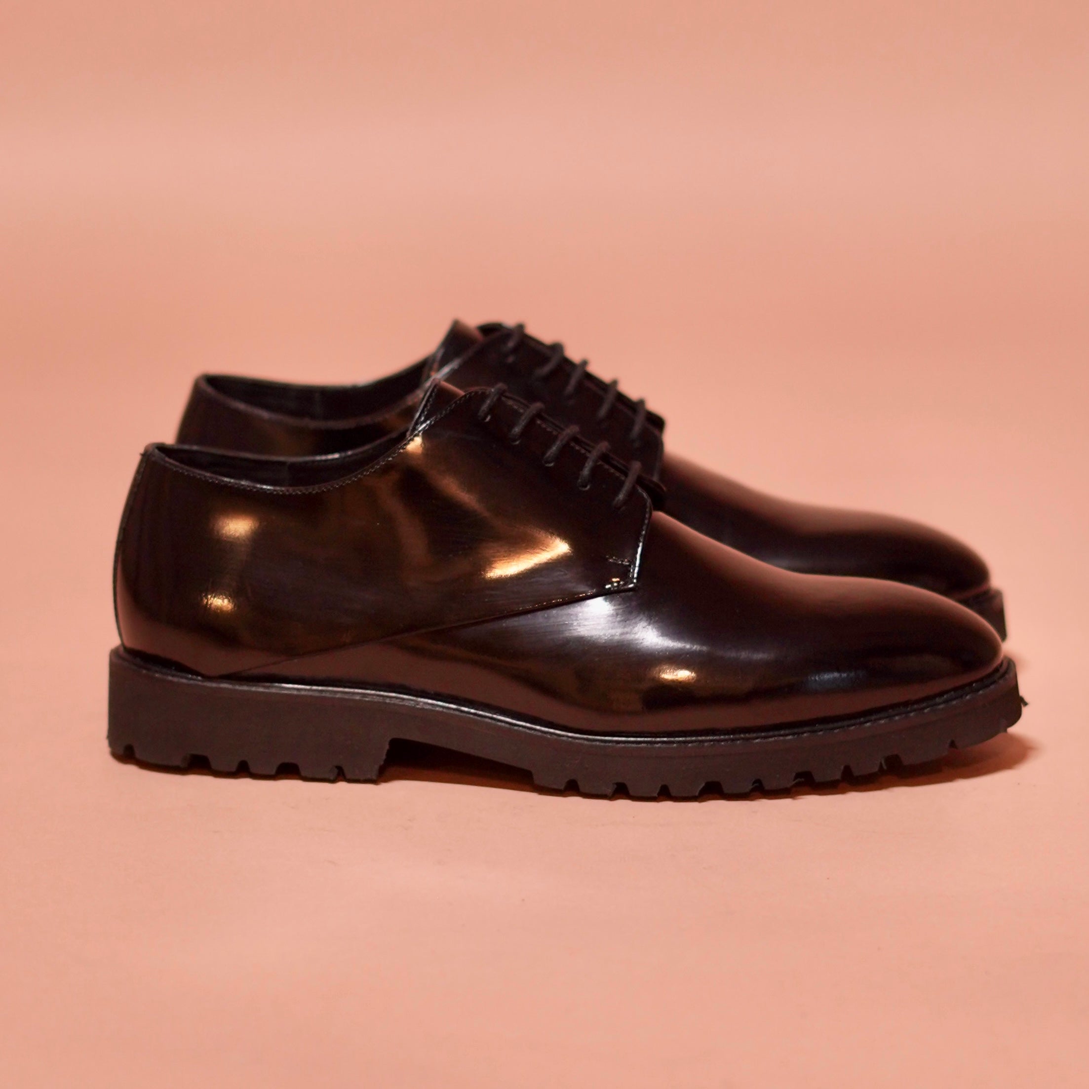 Somerso | Classic Shiny Black Lightweight Derbies