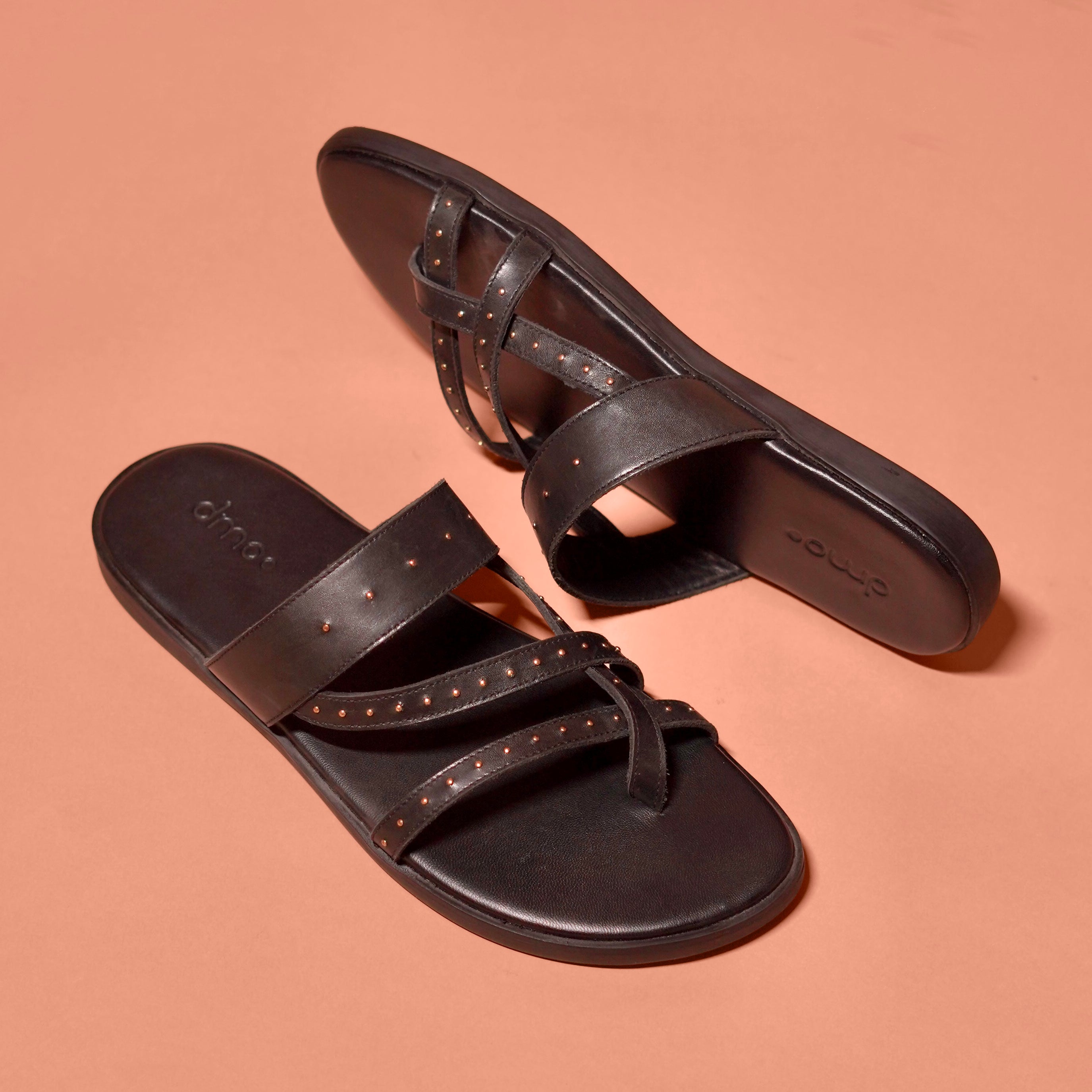 Pelle Nero Riveto Without Backstrap | Black full-grain leather chappals
