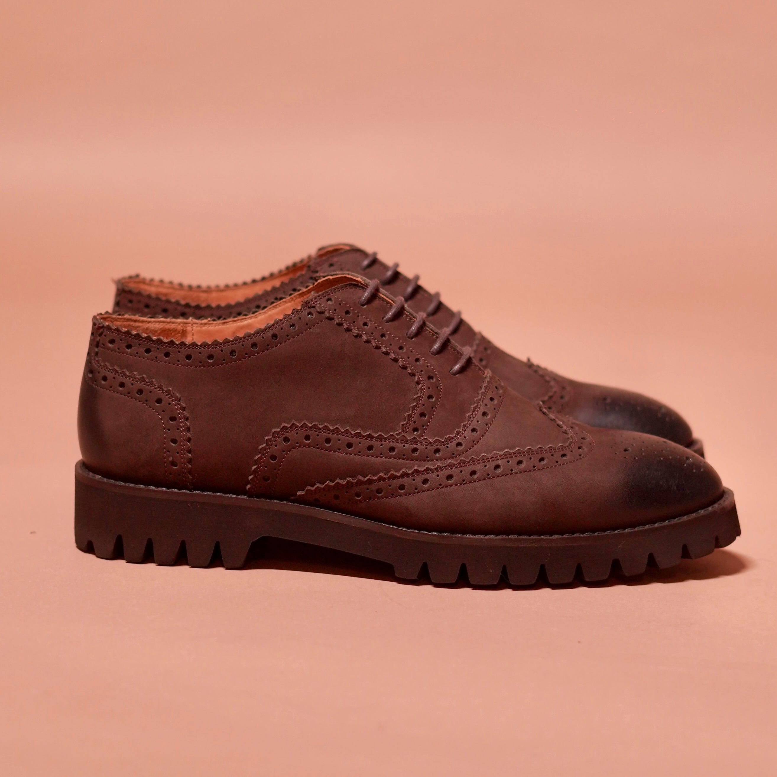 Side view of Piso Leggero highlighting the wingtip brogue detailing