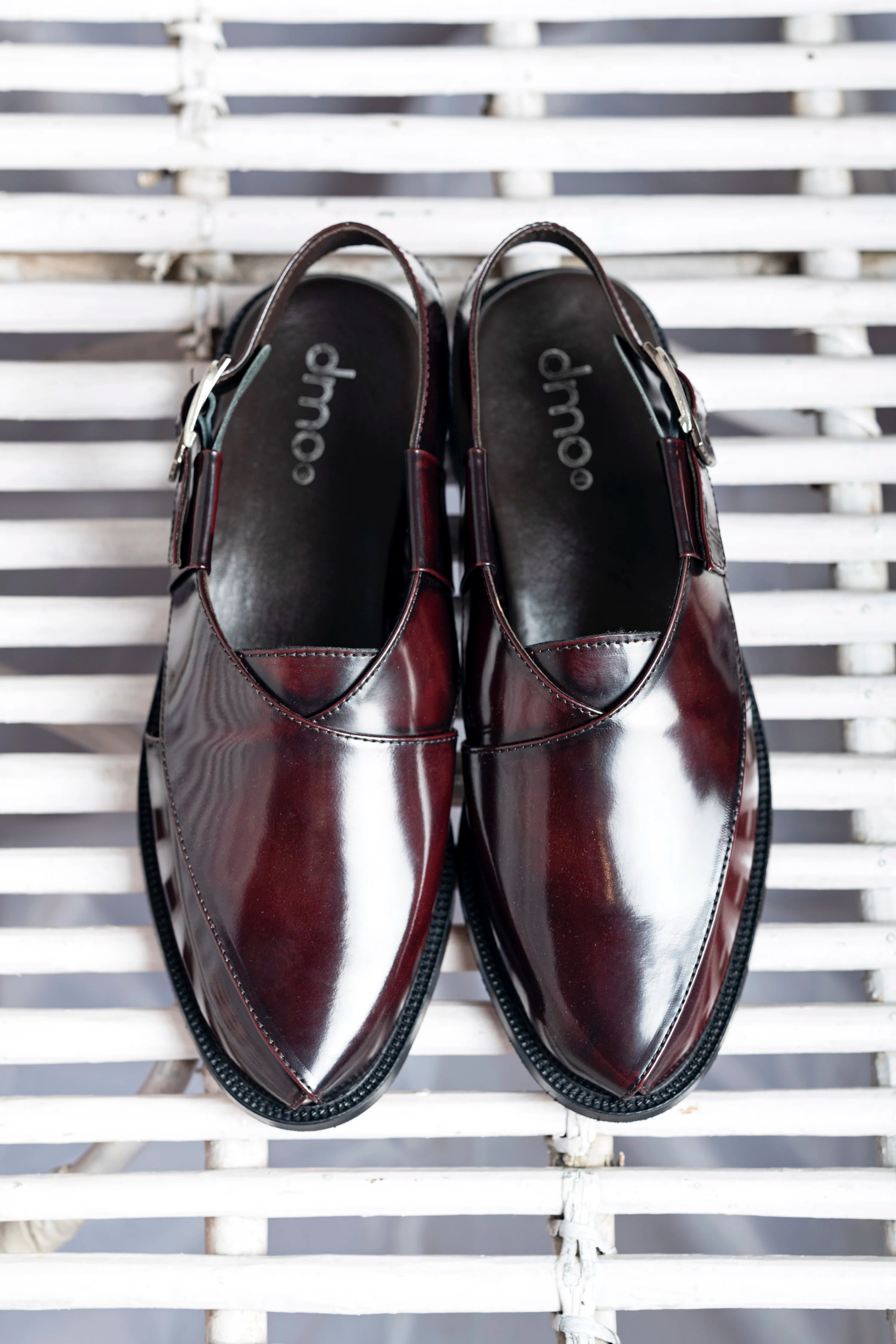 Pesha Borgogno | Classic cherry high shine peshawari sandals