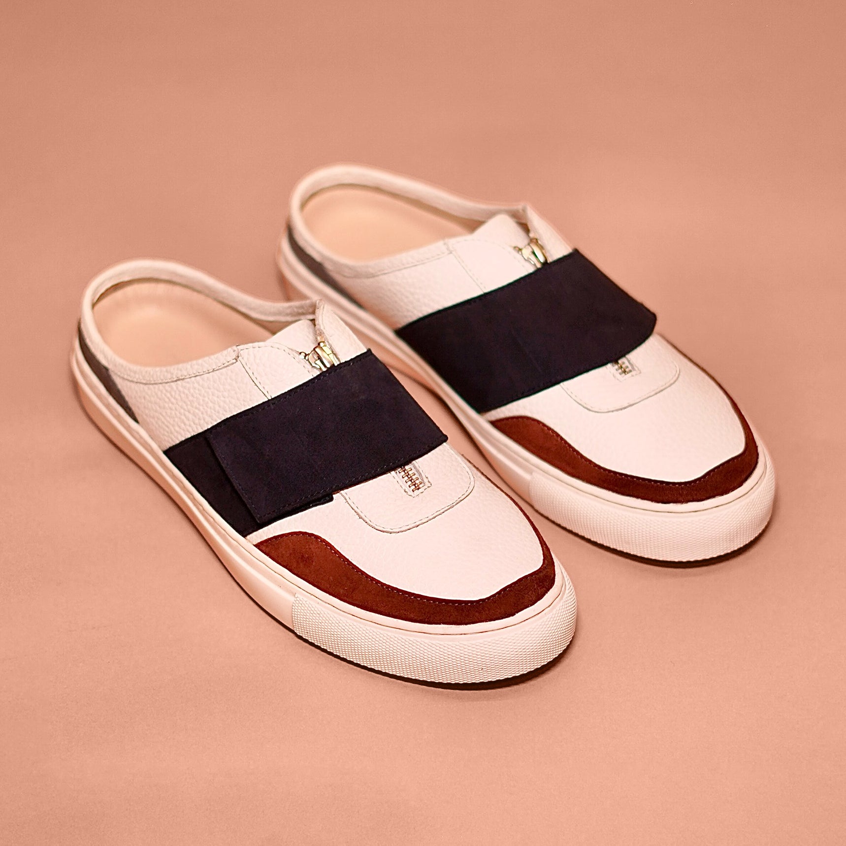 Freddo Azzurro | Navy and white leather mules